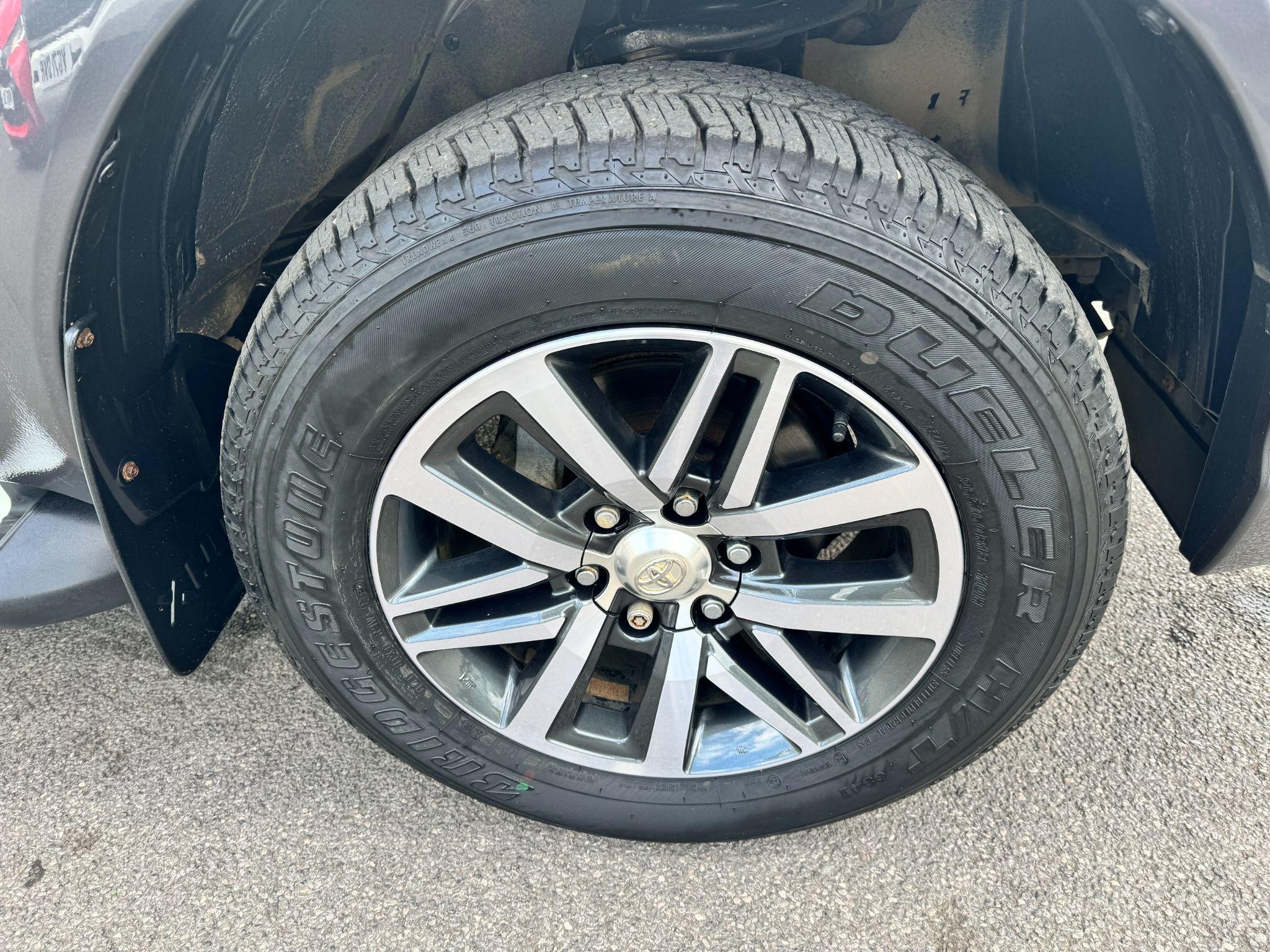 Toyota Hilux Image 11