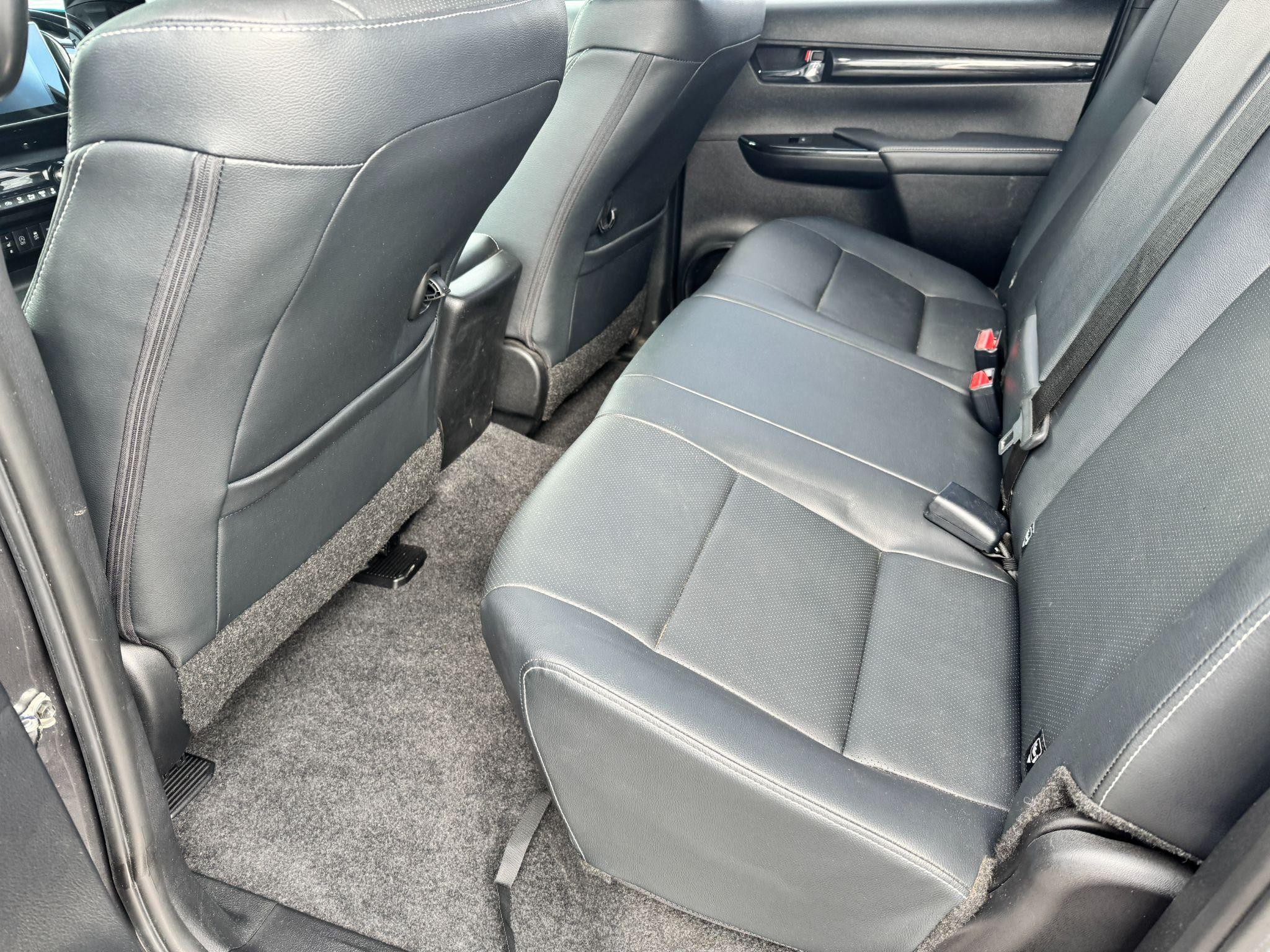 Toyota Hilux Image 15