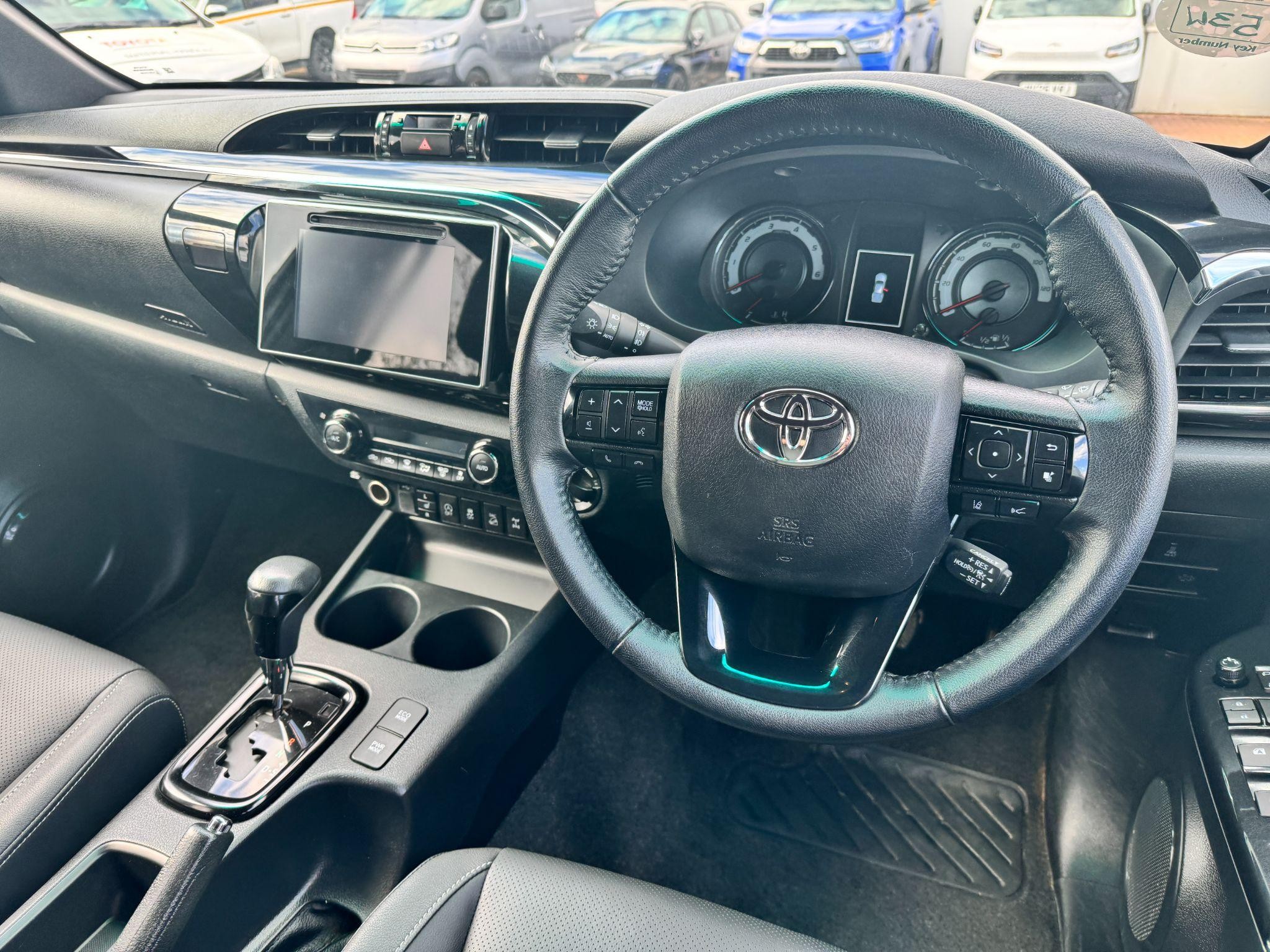 Toyota Hilux Image 18