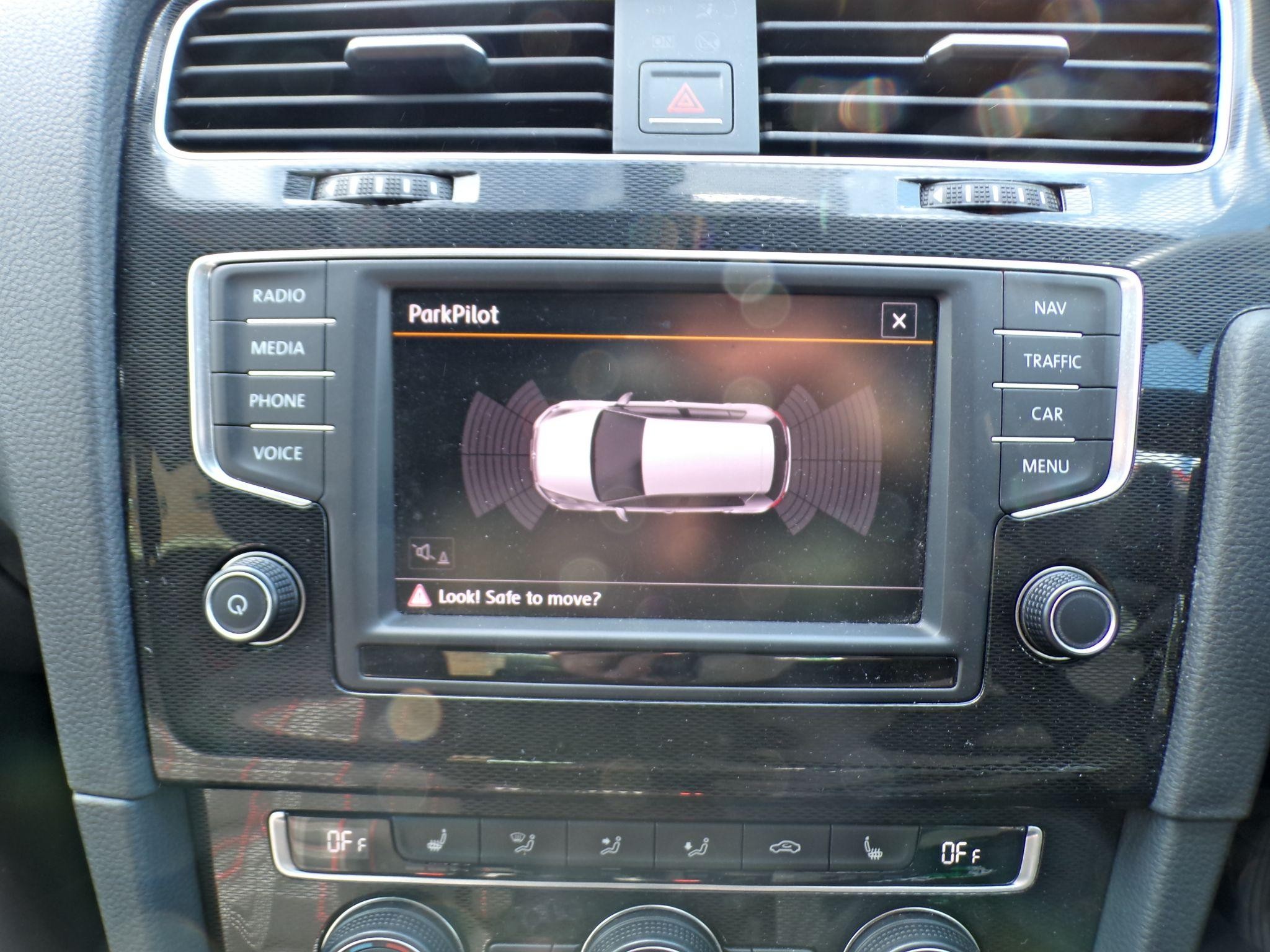 Volkswagen Golf Image 18
