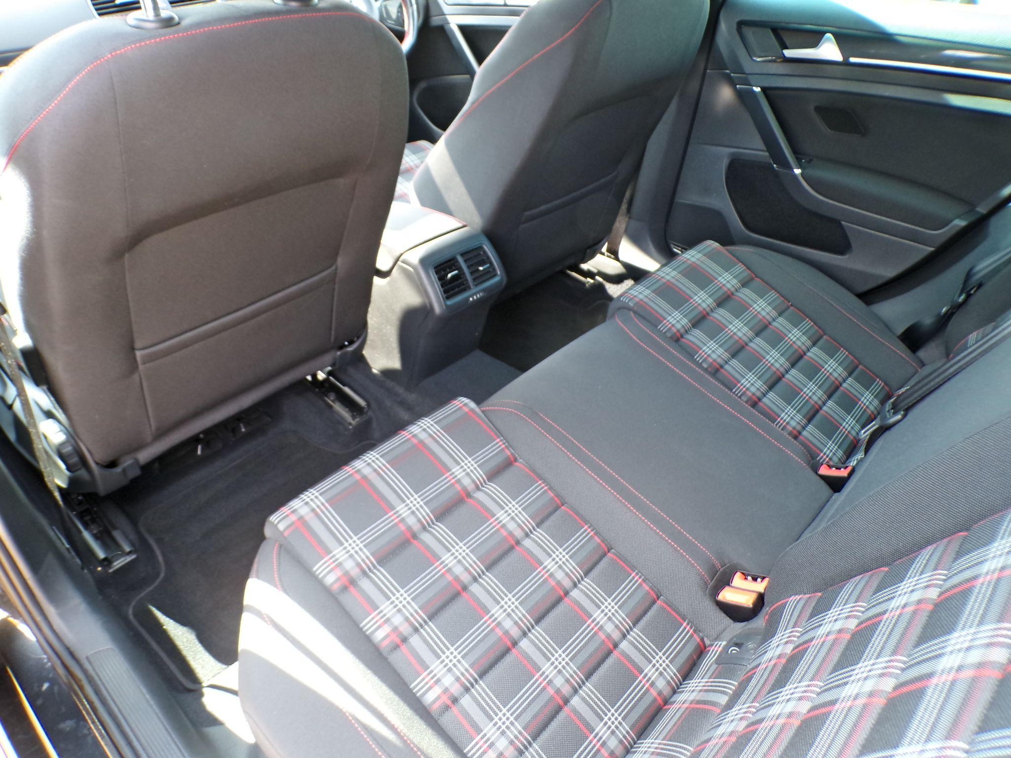 Volkswagen Golf Image 21