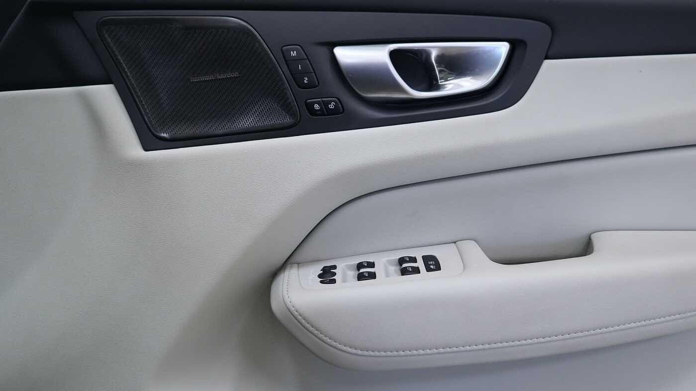 Volvo XC60 Image 21