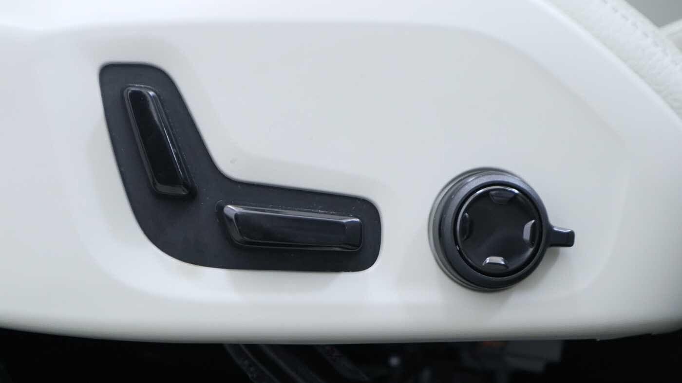 Volvo XC60 Image 25