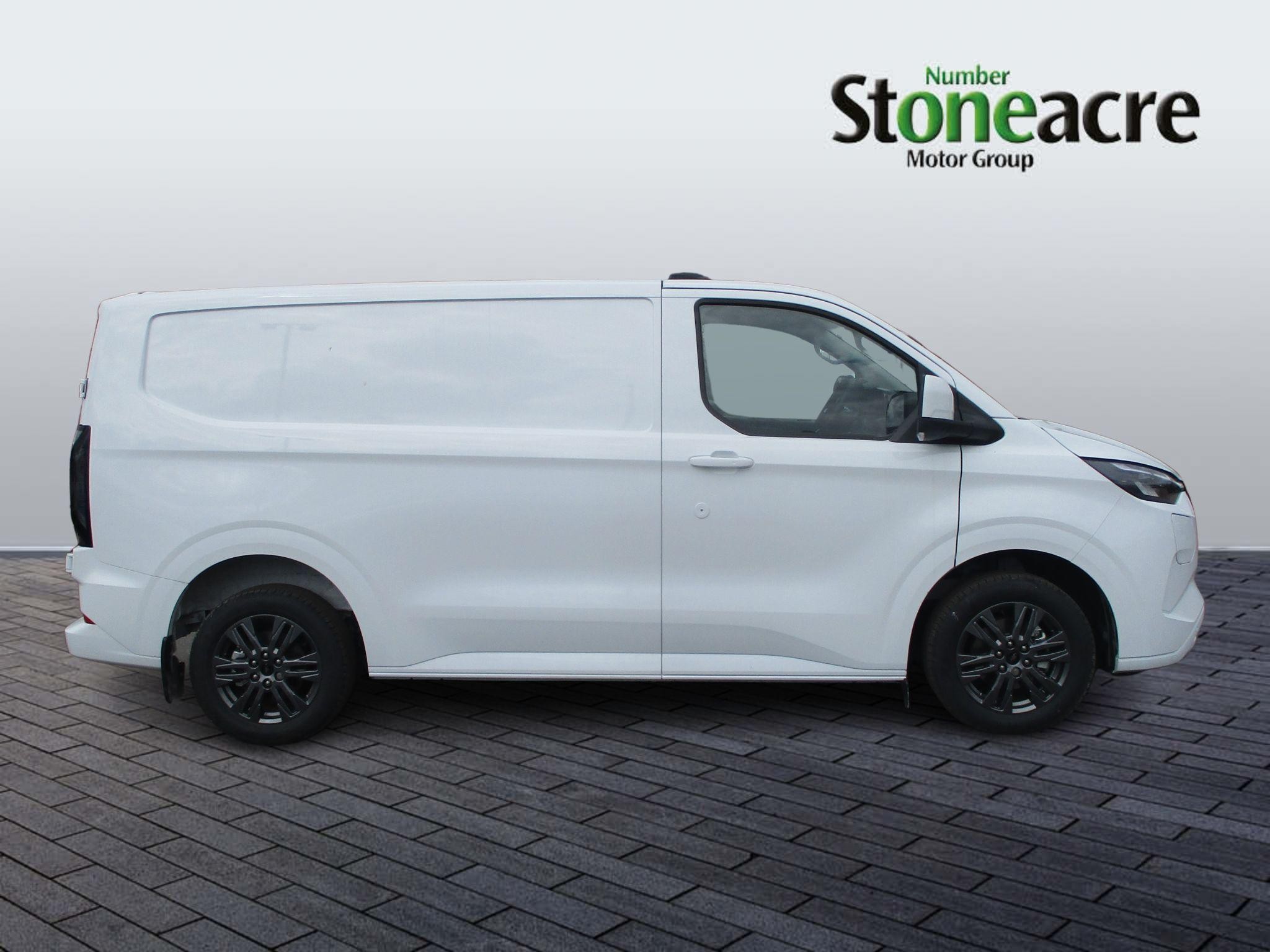 Ford Transit Custom Image 2