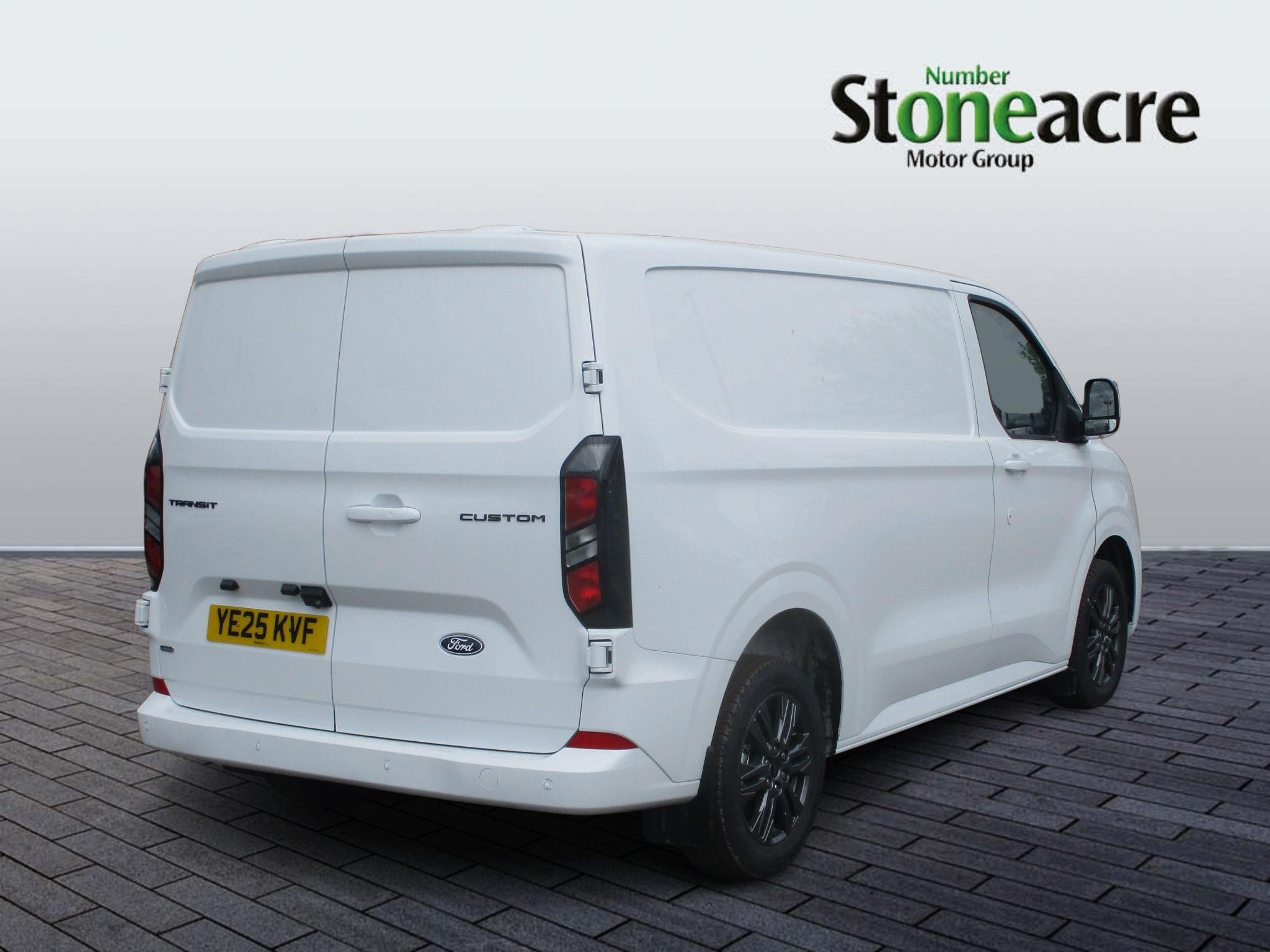Ford Transit Custom Image 3