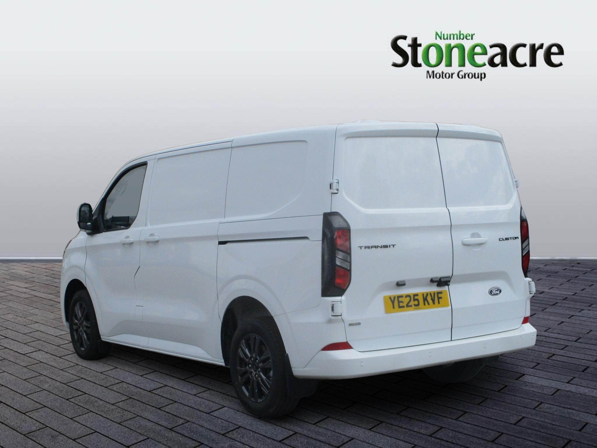 Ford Transit Custom Image 6