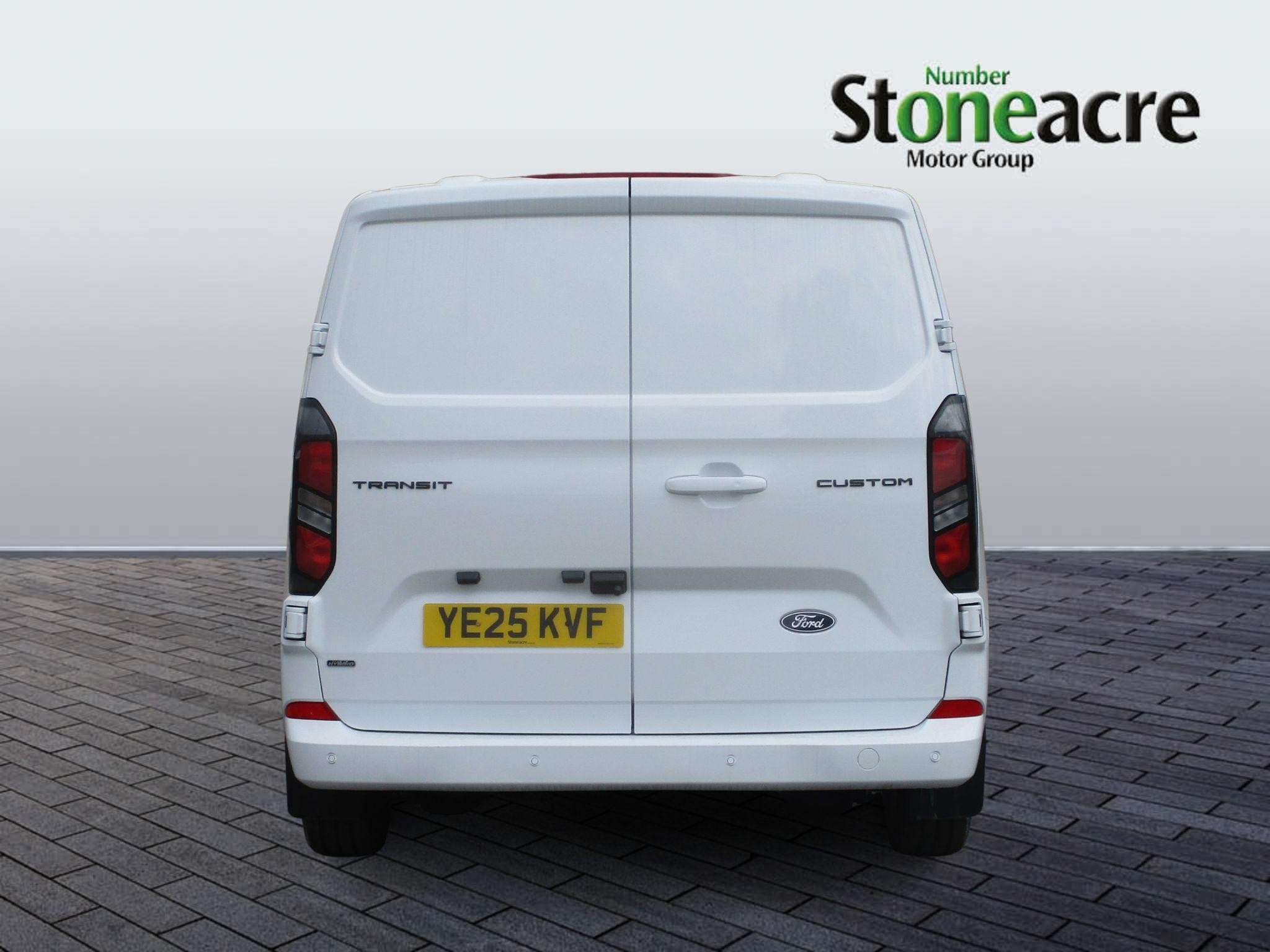 Ford Transit Custom Image 7
