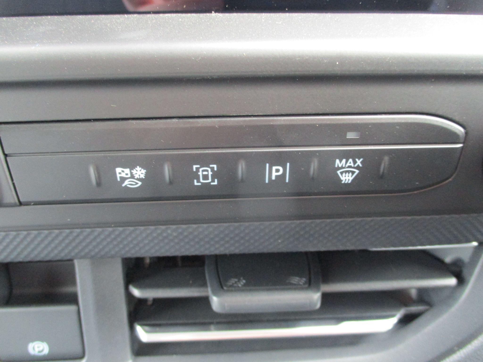 Ford Transit Custom Image 17