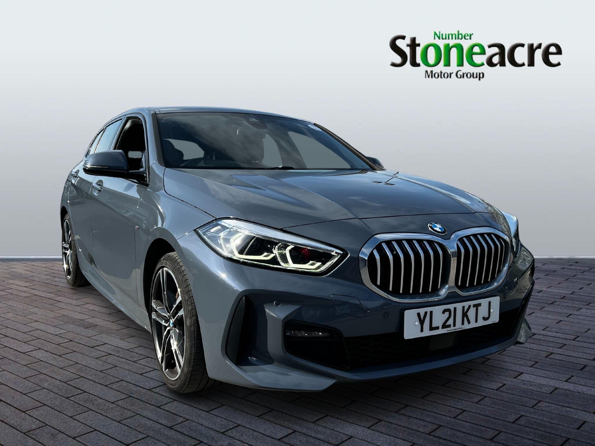 BMW 1 Series Image 1