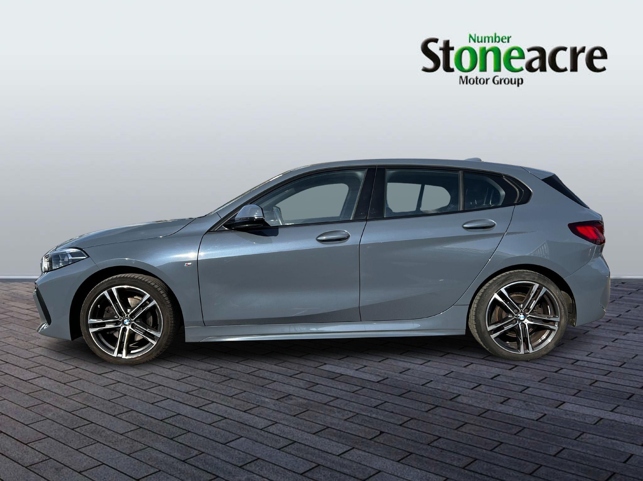 BMW 1 Series Image 8