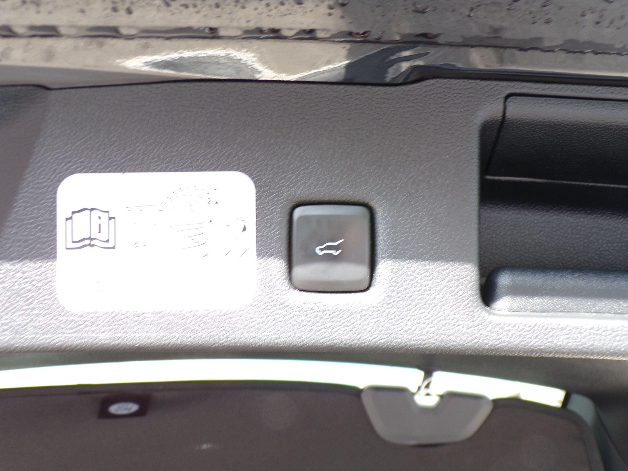 Ford Kuga Image 10