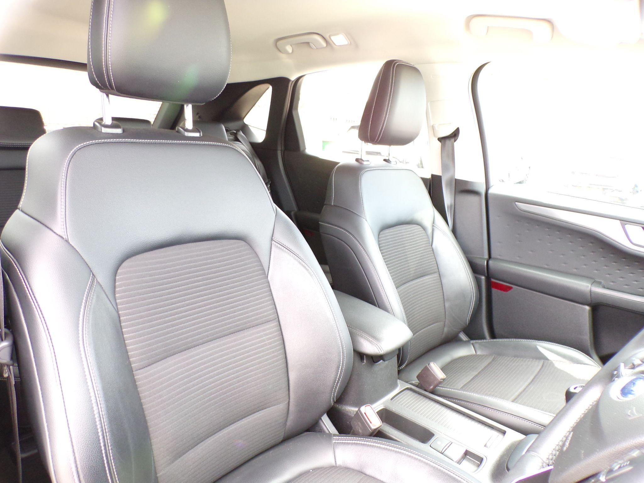 Ford Kuga Image 14