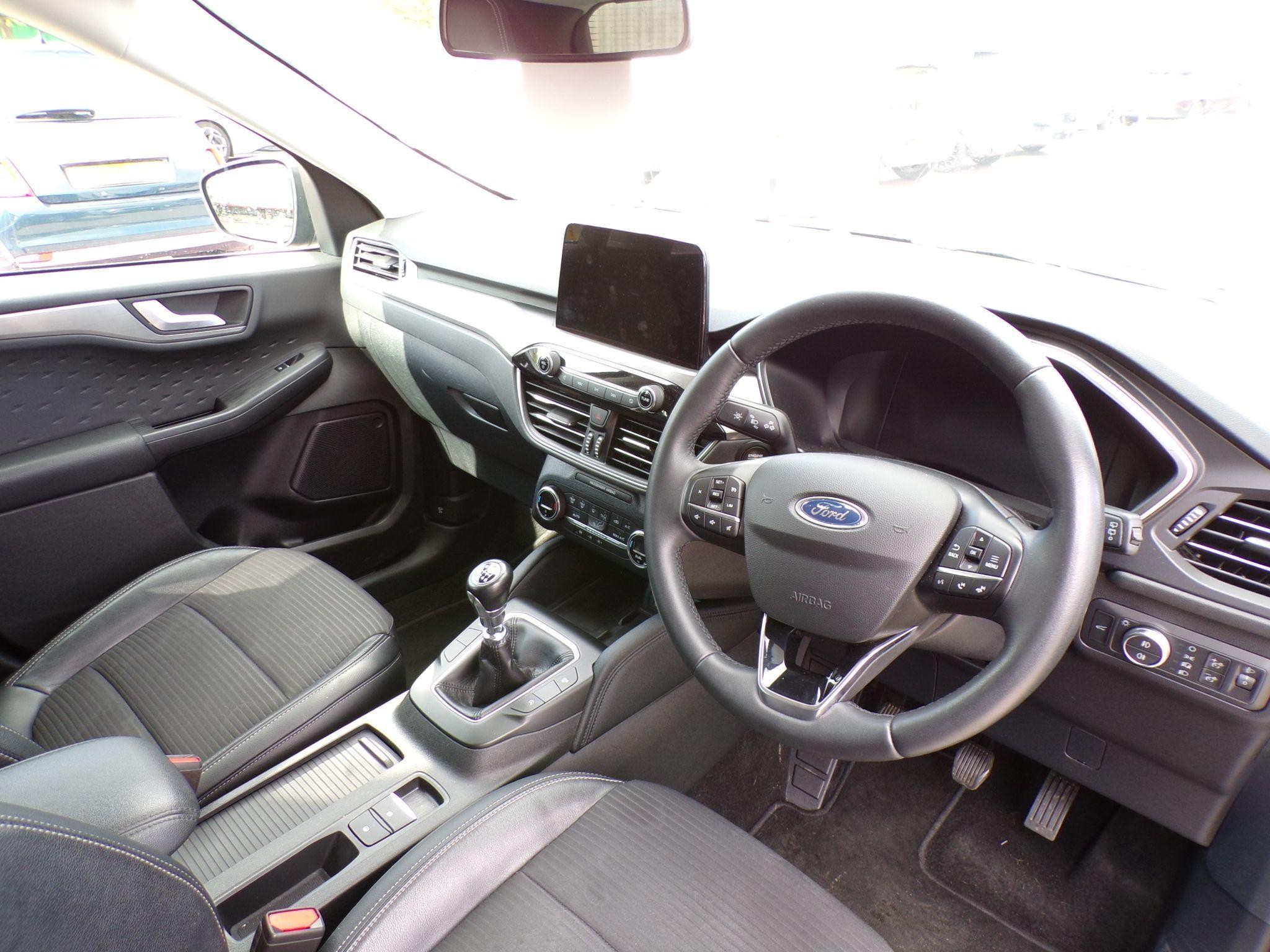 Ford Kuga Image 15
