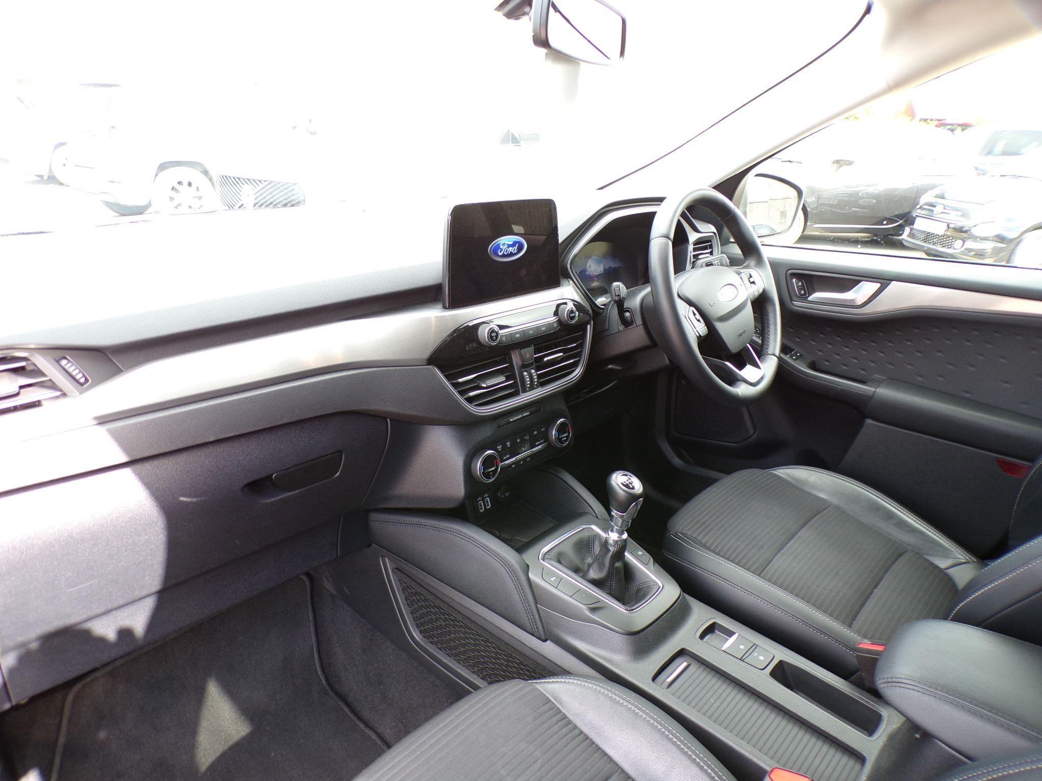Ford Kuga Image 17