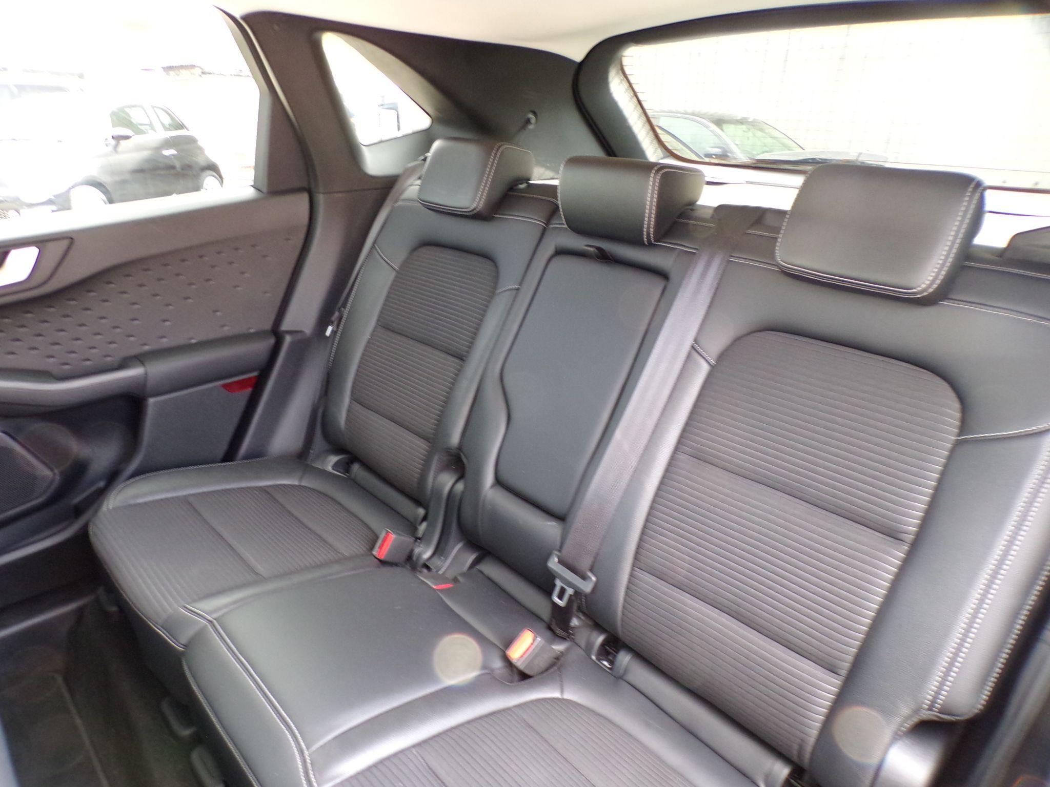 Ford Kuga Image 18