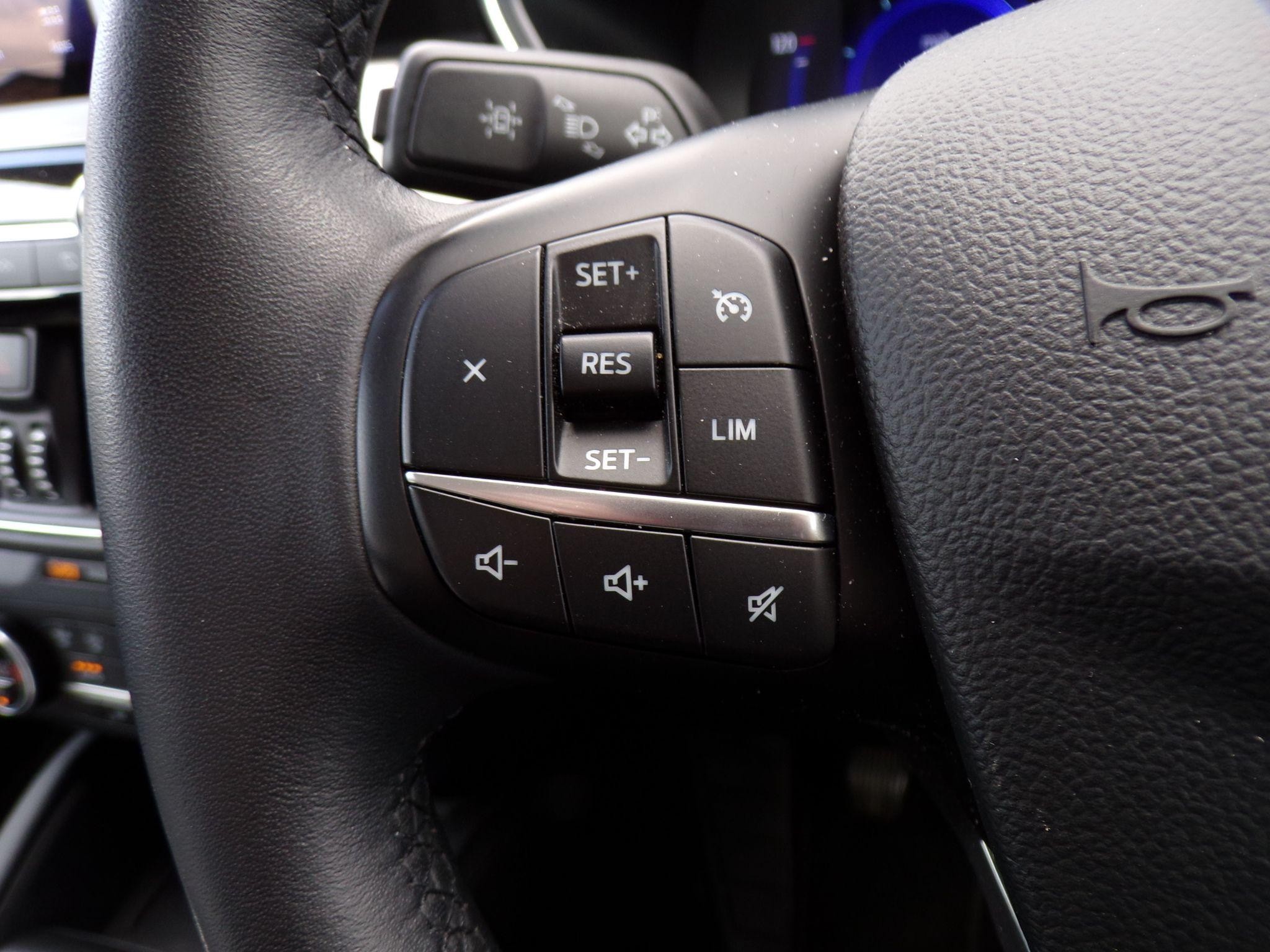 Ford Kuga Image 32