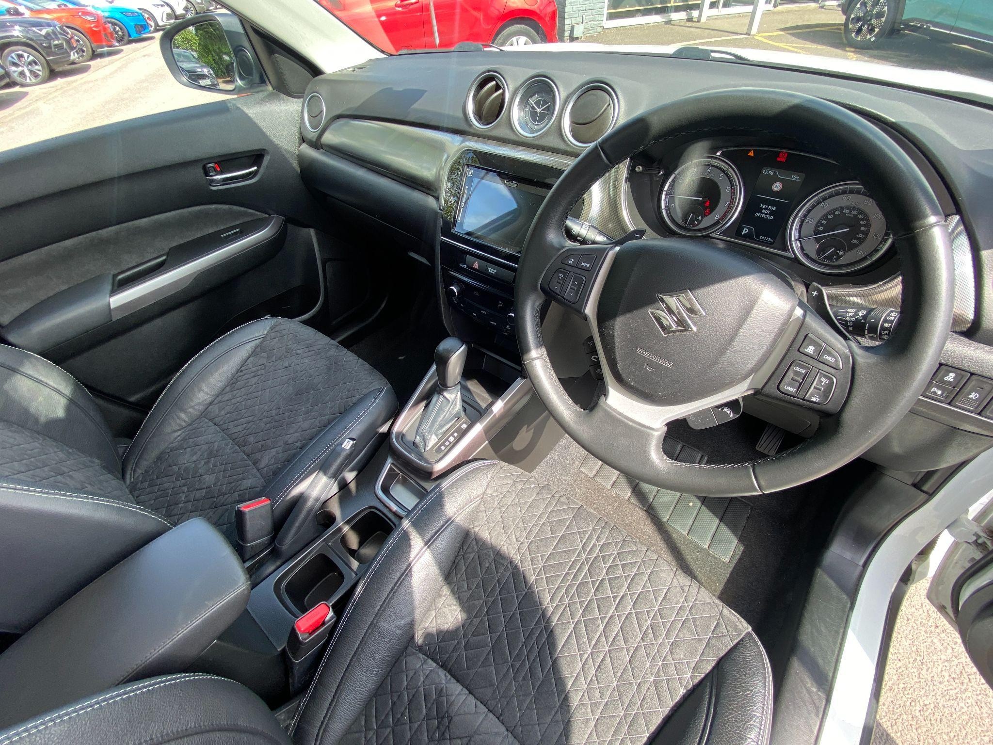 Suzuki Vitara Image 14