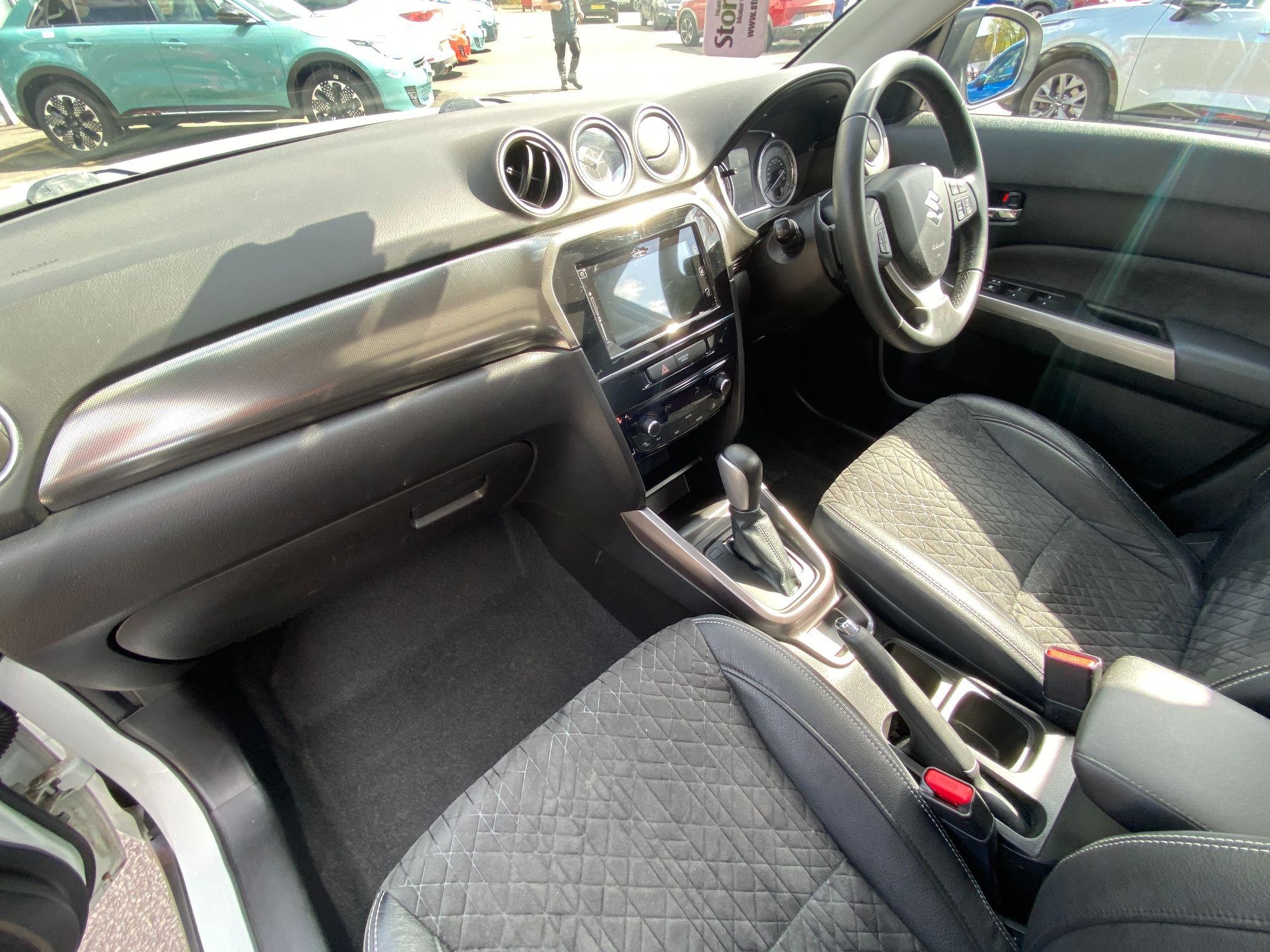 Suzuki Vitara Image 16