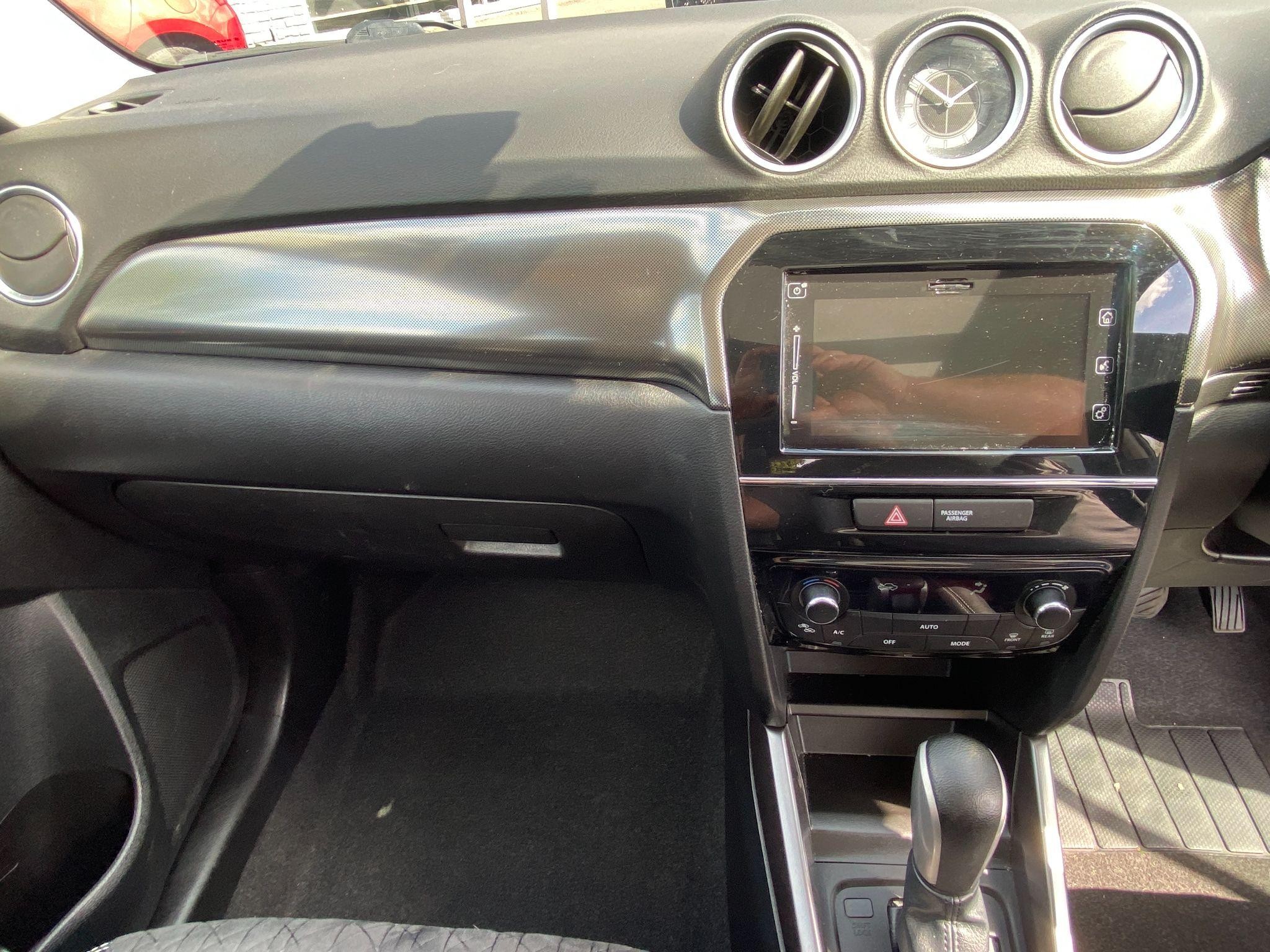 Suzuki Vitara Image 18