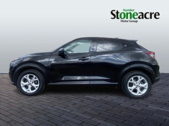 Nissan Juke 1.0 DiG-T N-Connecta 5dr DY70RXZ Image 3