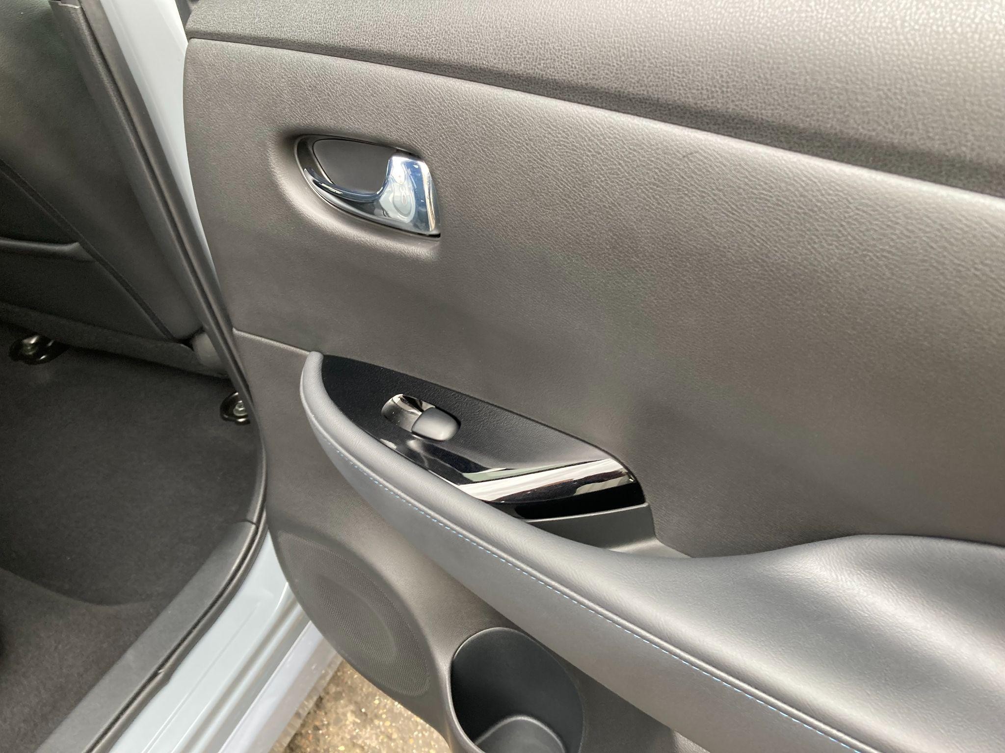 Nissan LEAF Image 38