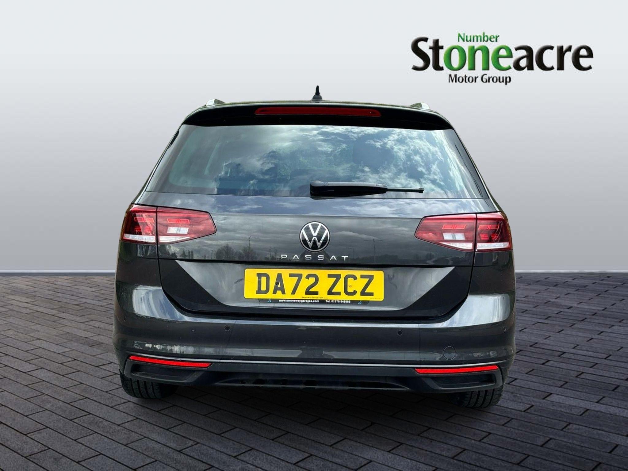 Volkswagen Passat Image 6