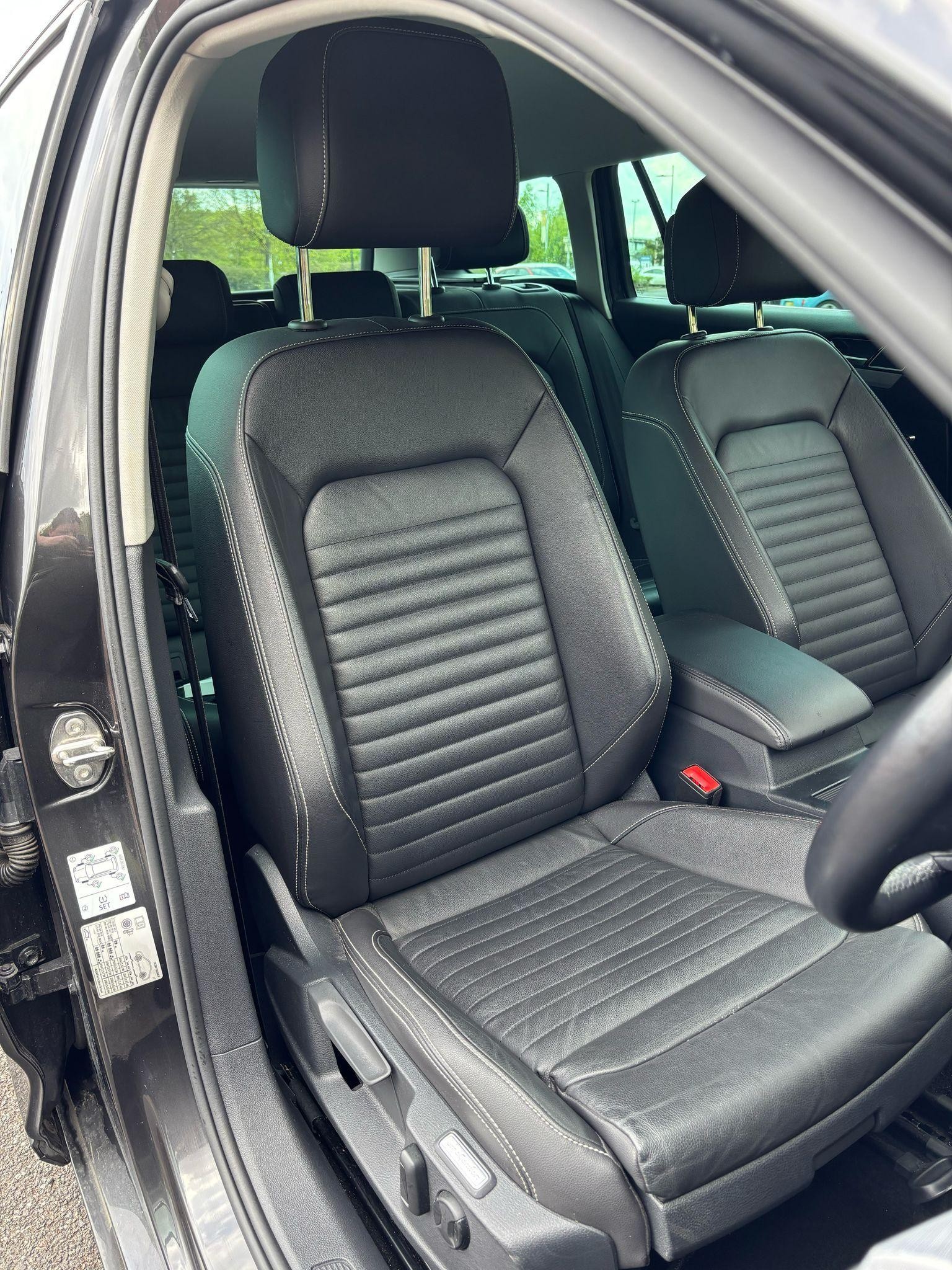 Volkswagen Passat Image 13