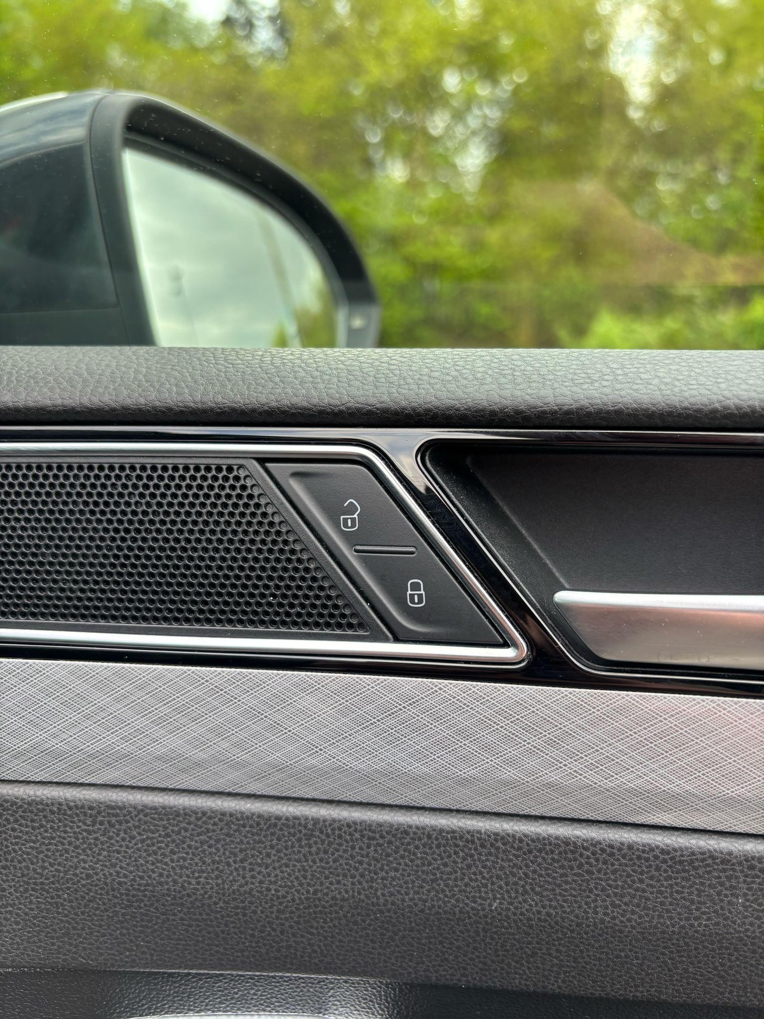 Volkswagen Passat Image 23