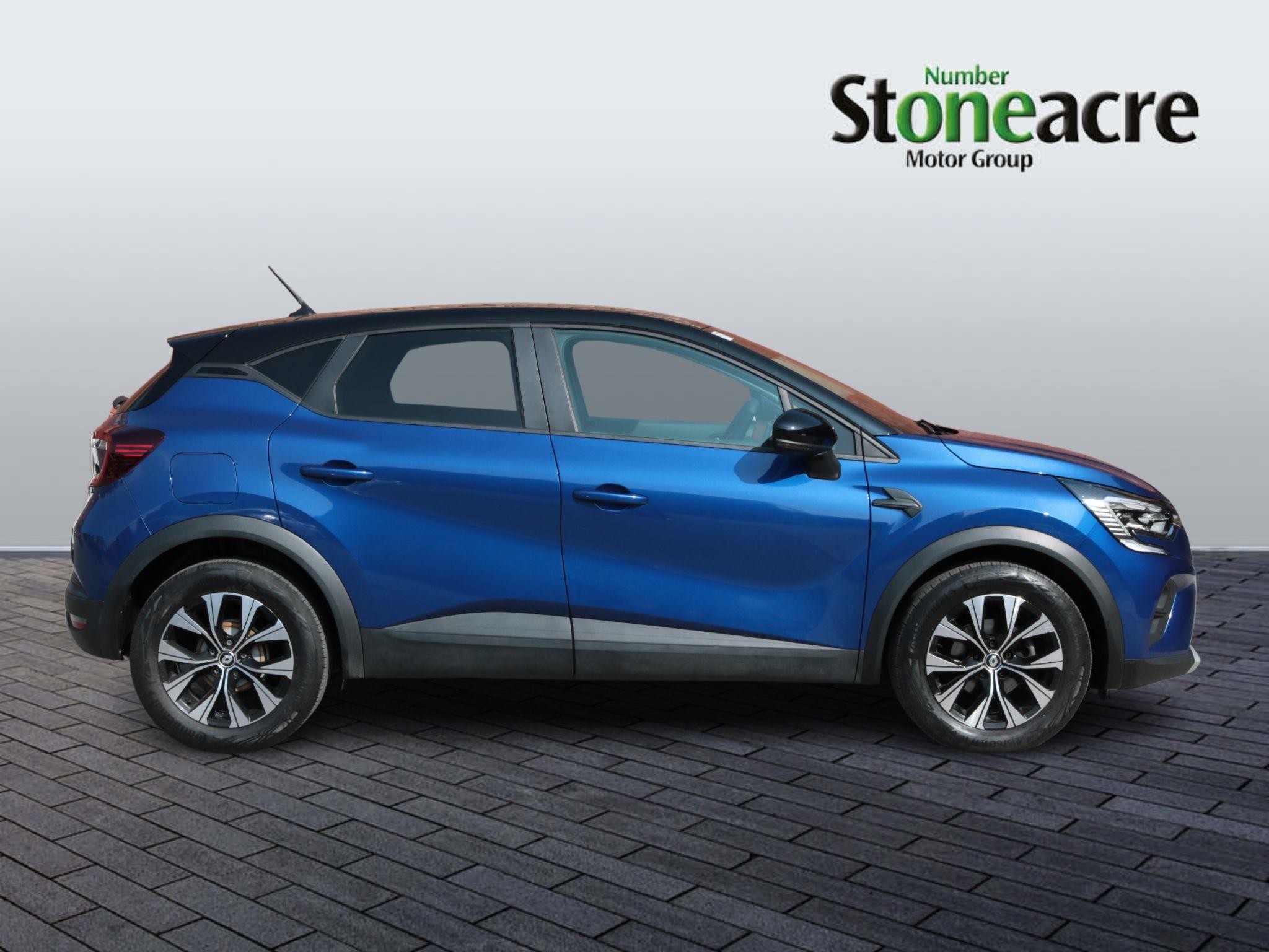 Renault Captur Image 2