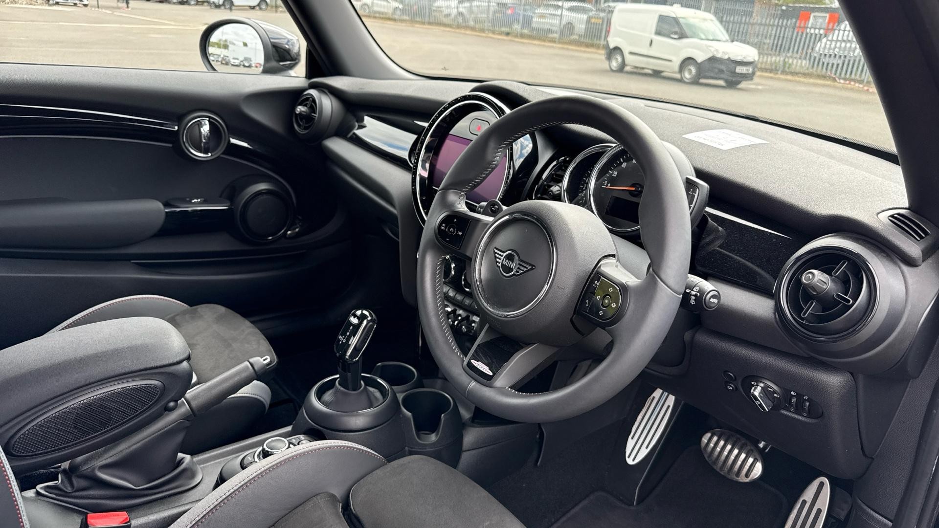 MINI Hatch Image 5