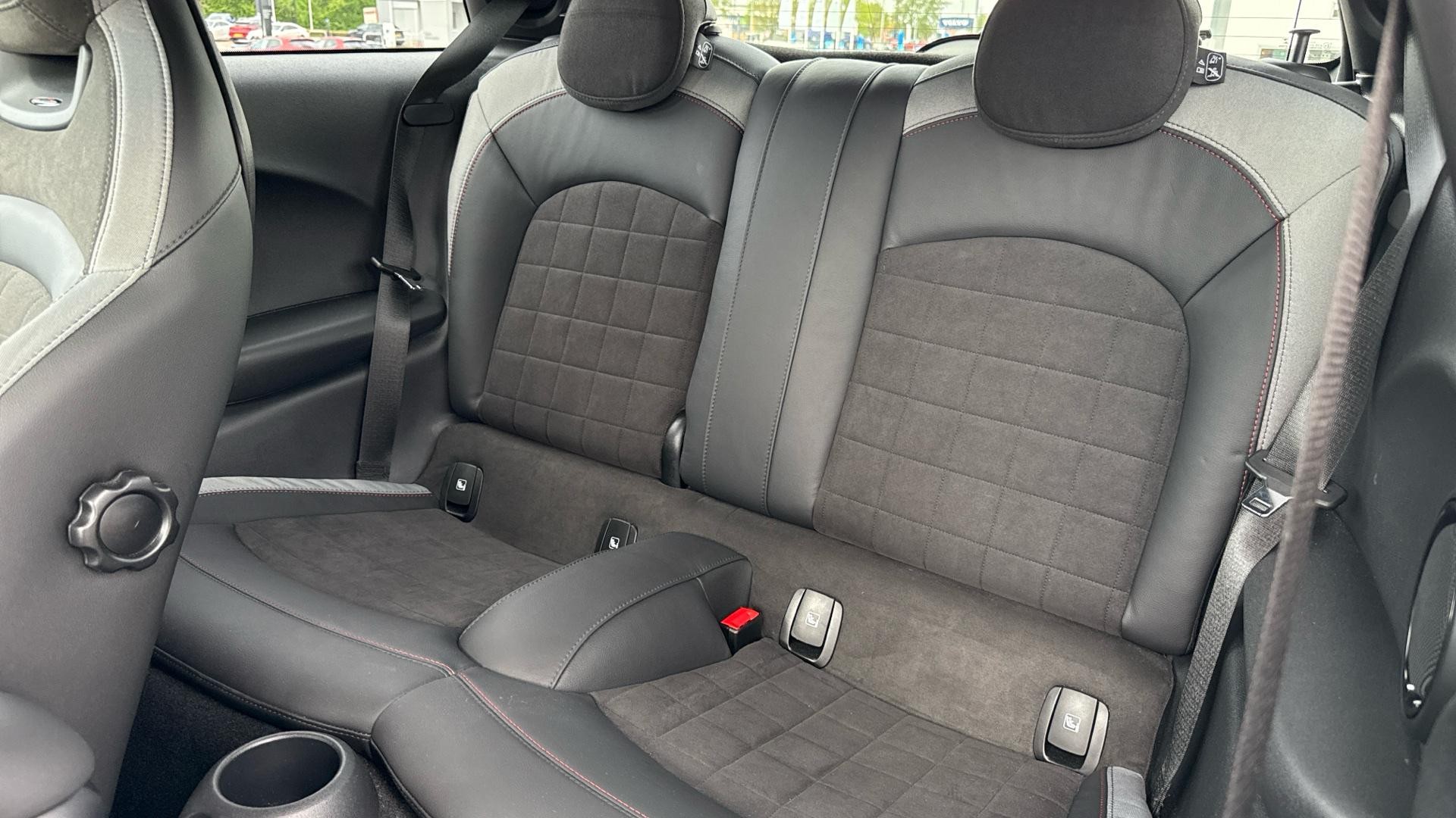MINI Hatch Image 10