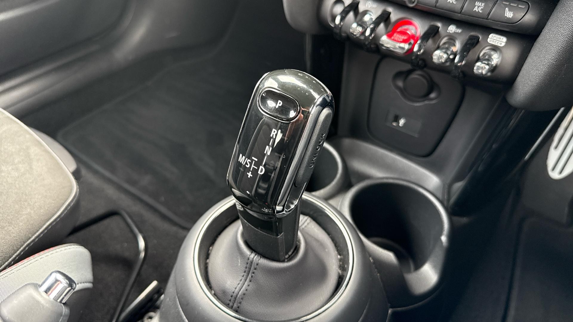 MINI Hatch Image 14