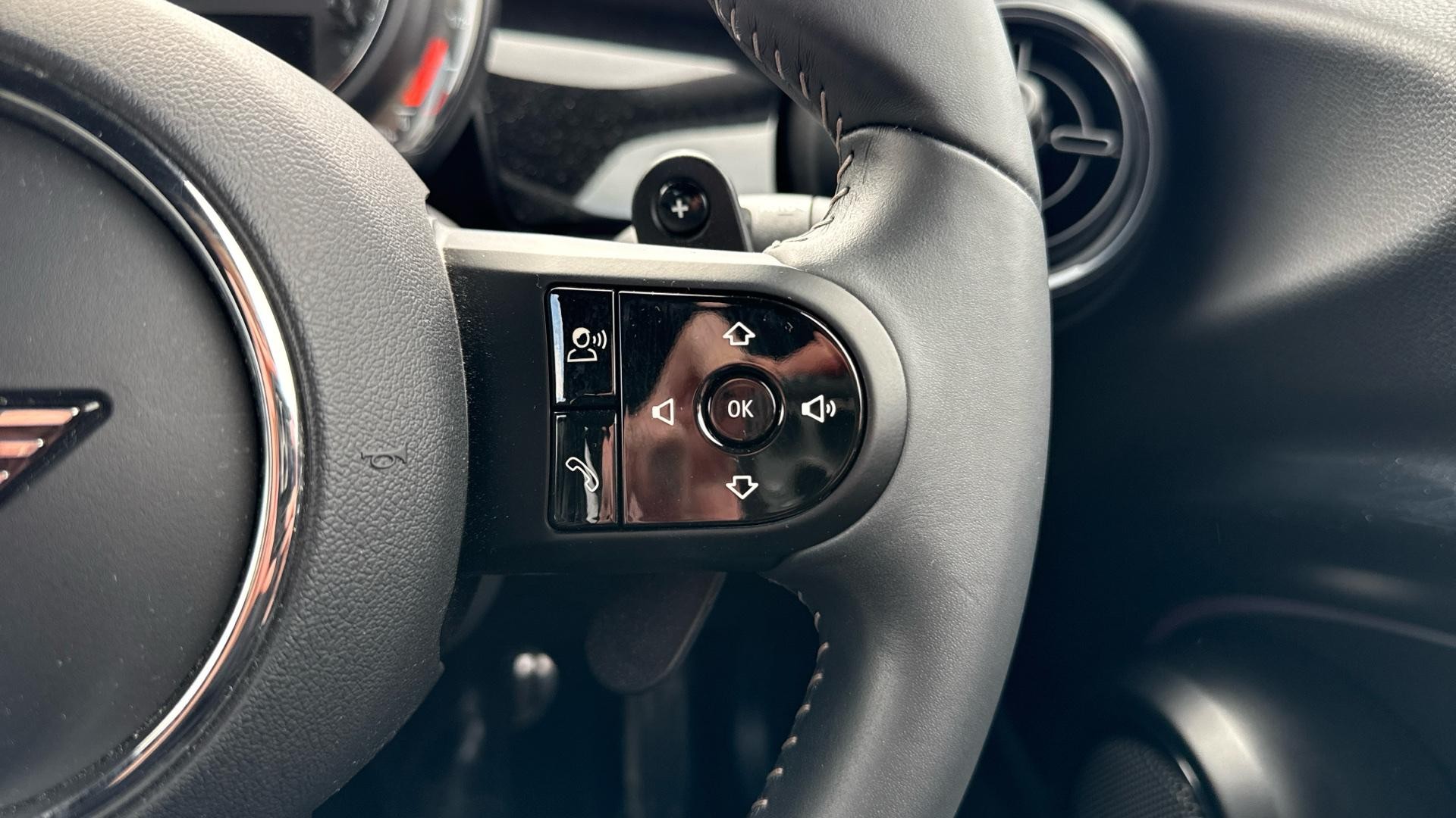 MINI Hatch Image 19