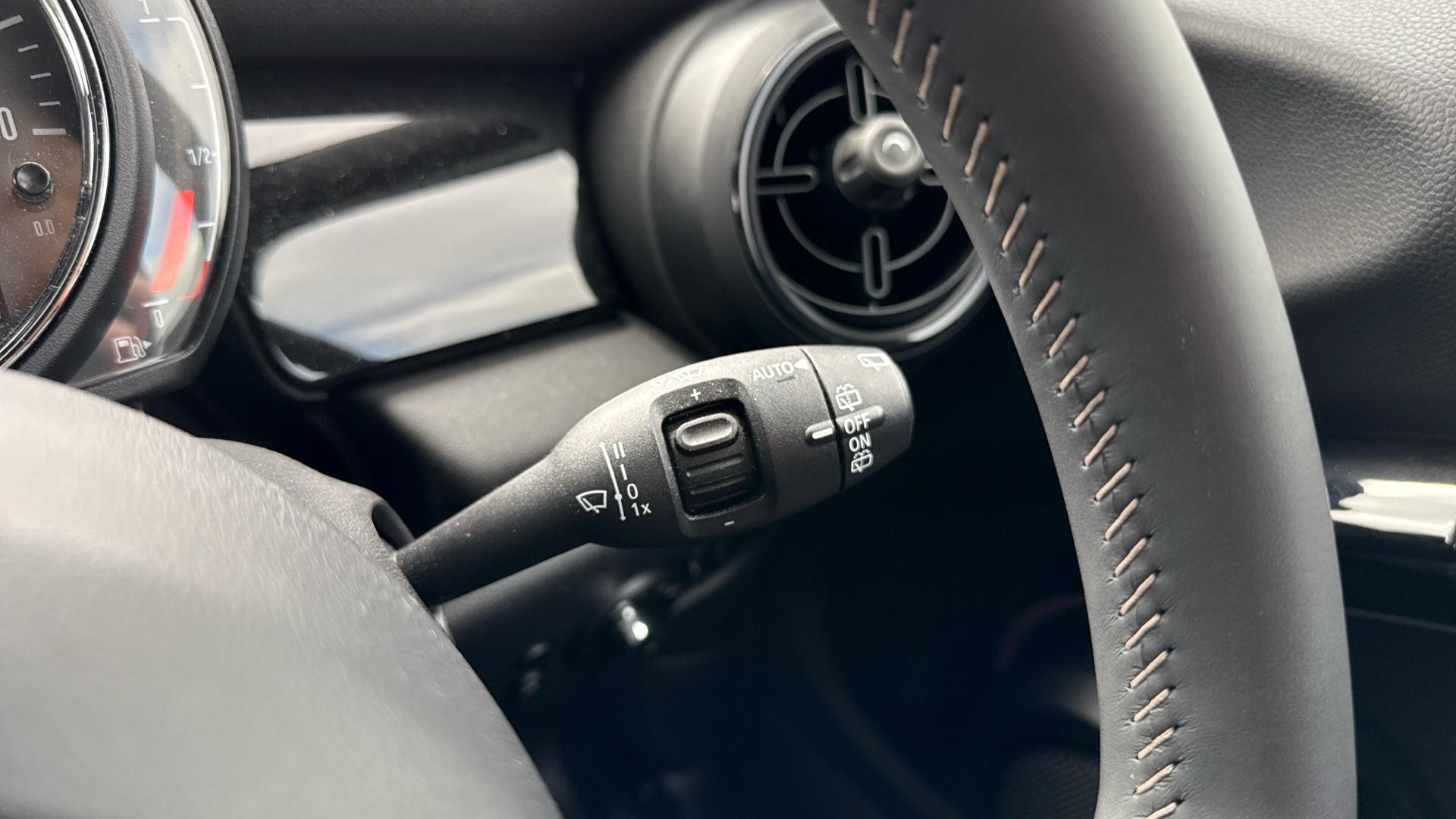 MINI Hatch Image 23