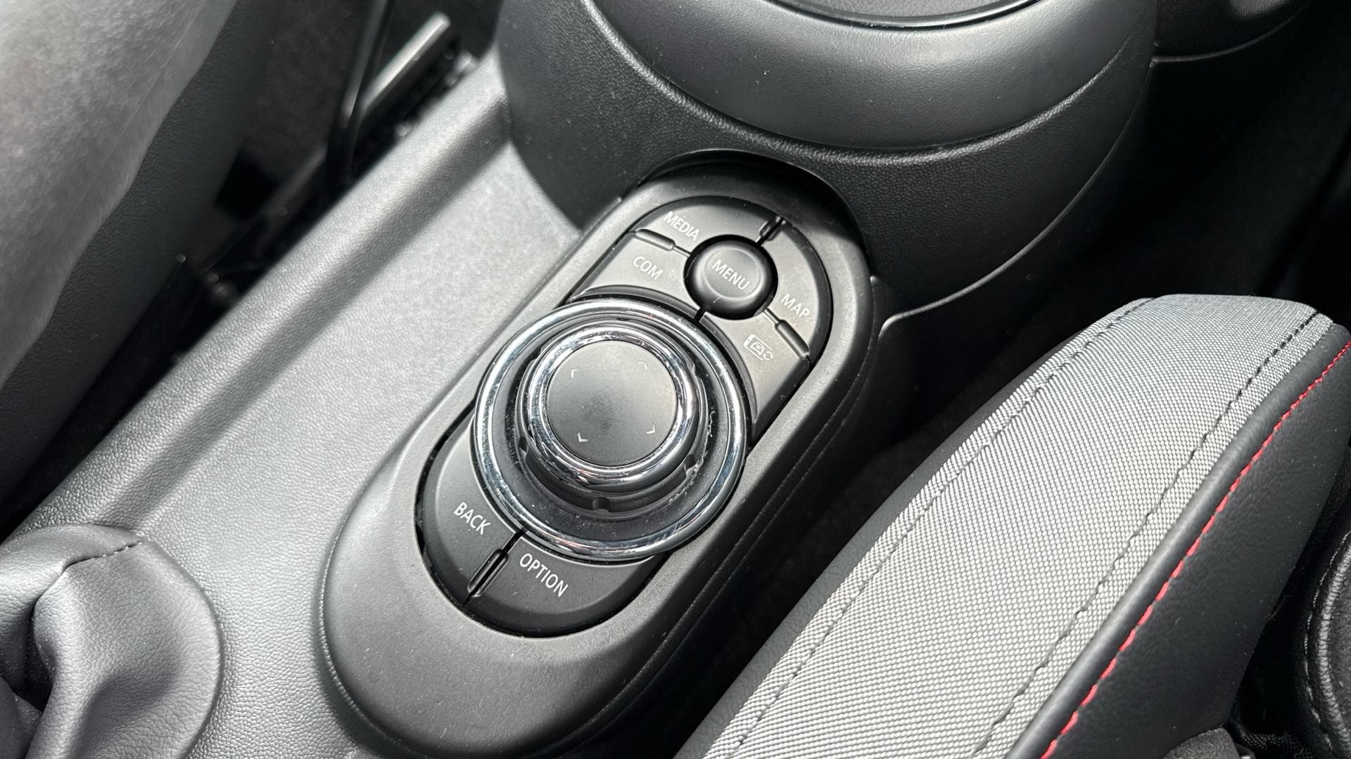 MINI Hatch Image 29