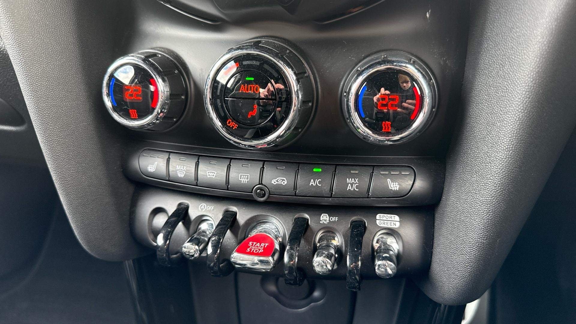 MINI Hatch Image 30