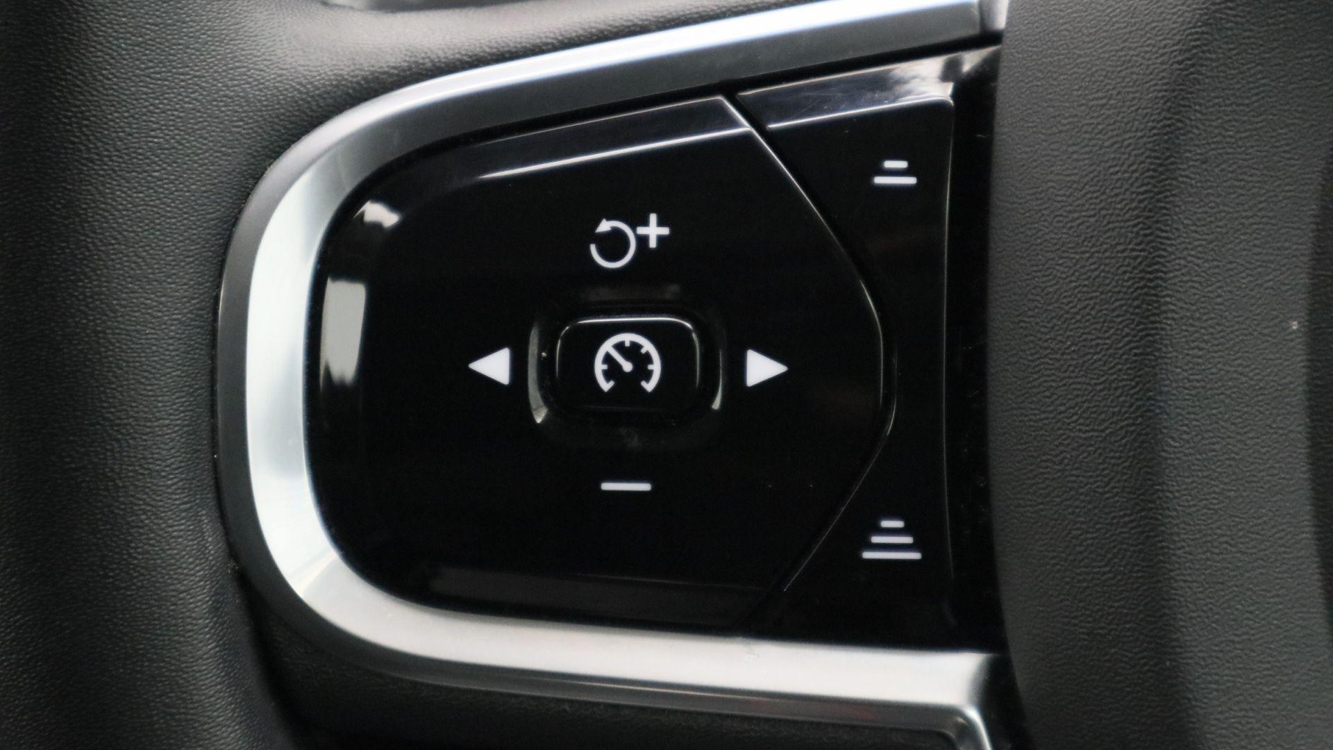 Volvo XC60 Image 28