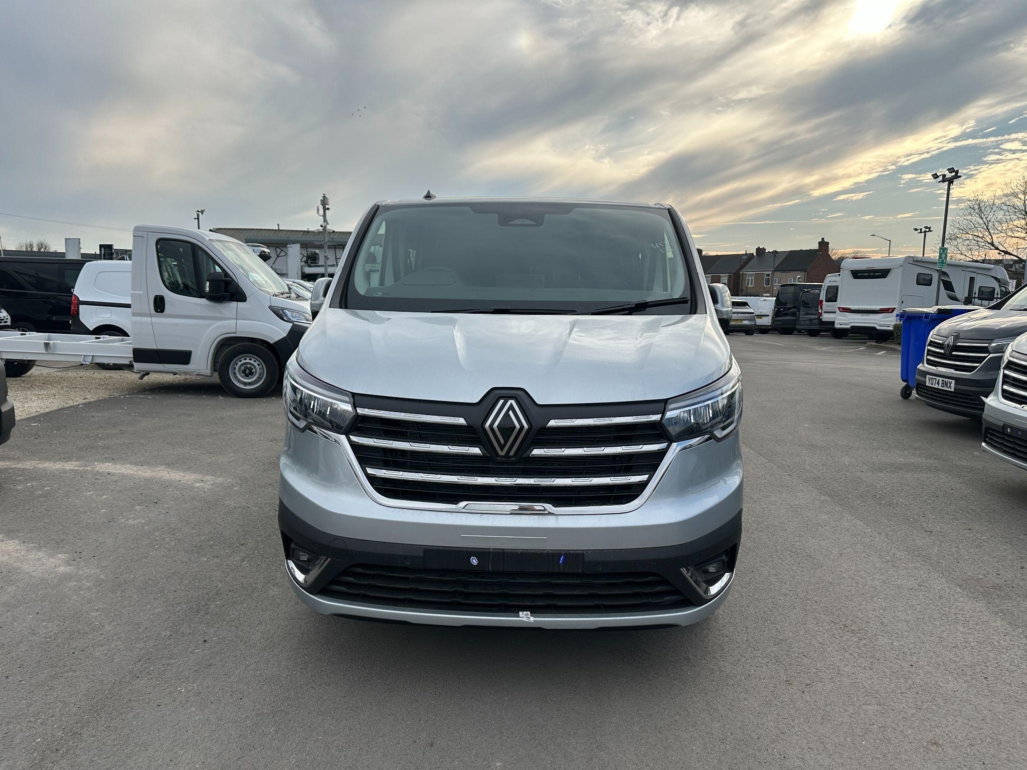 Renault Trafic Image 2