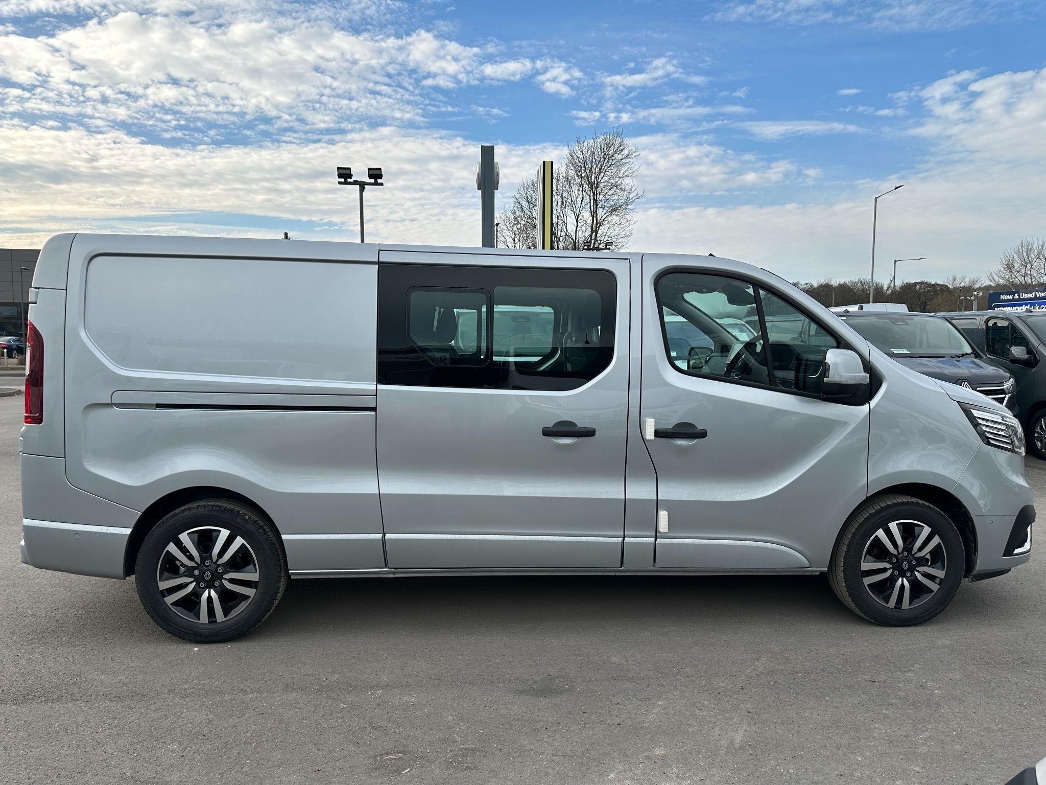 Renault Trafic Image 4