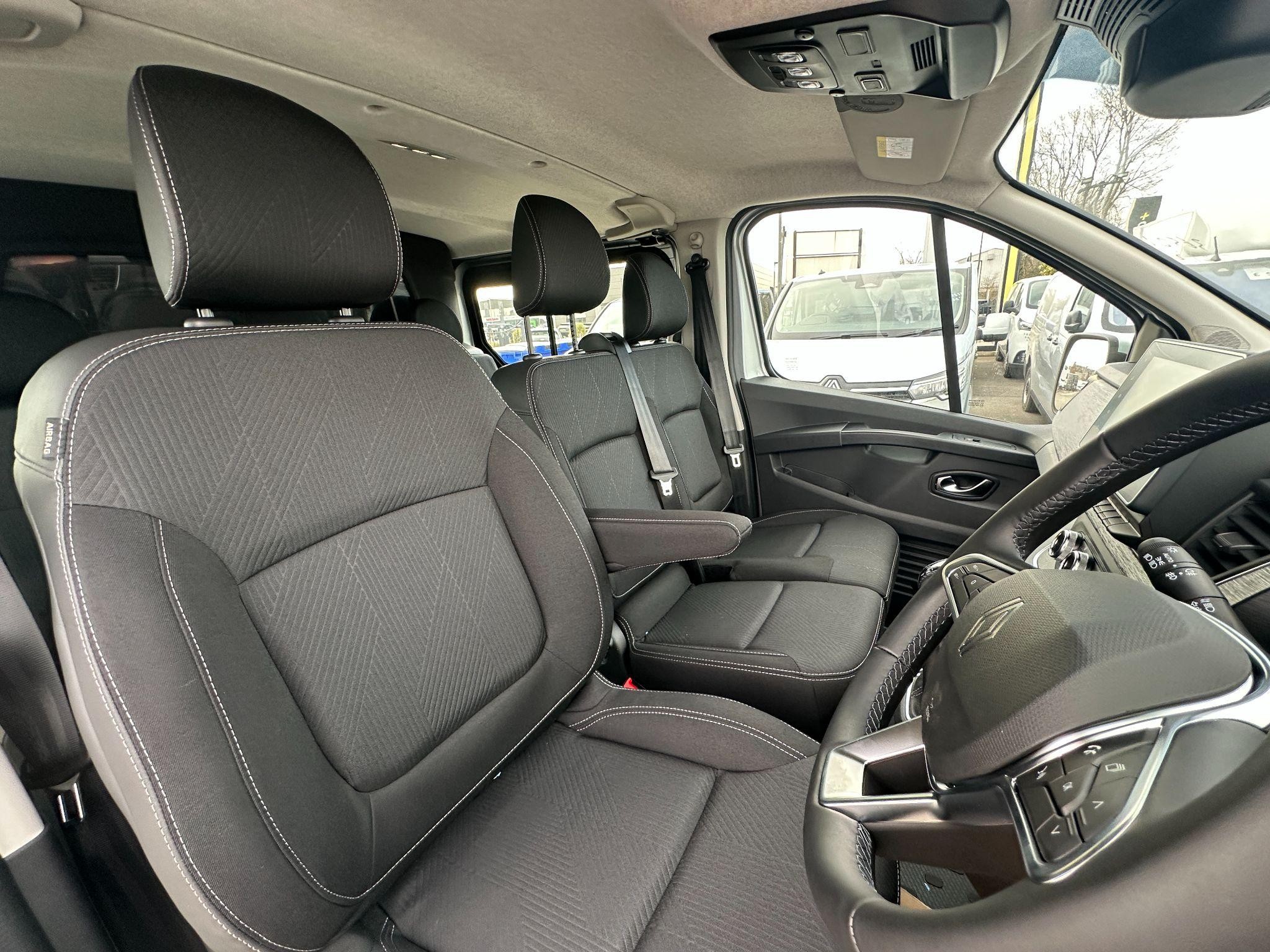 Renault Trafic Image 6