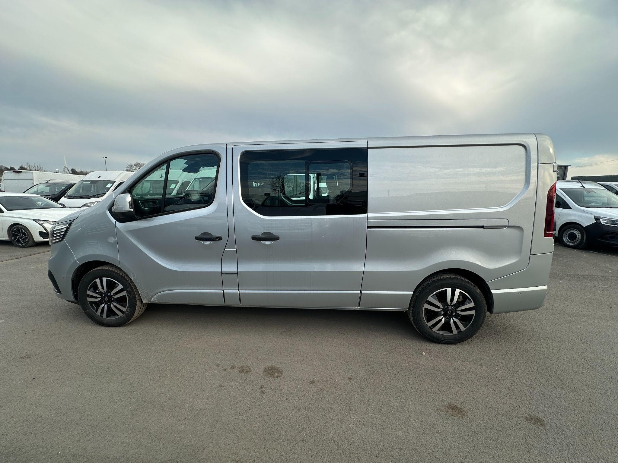 Renault Trafic Image 1