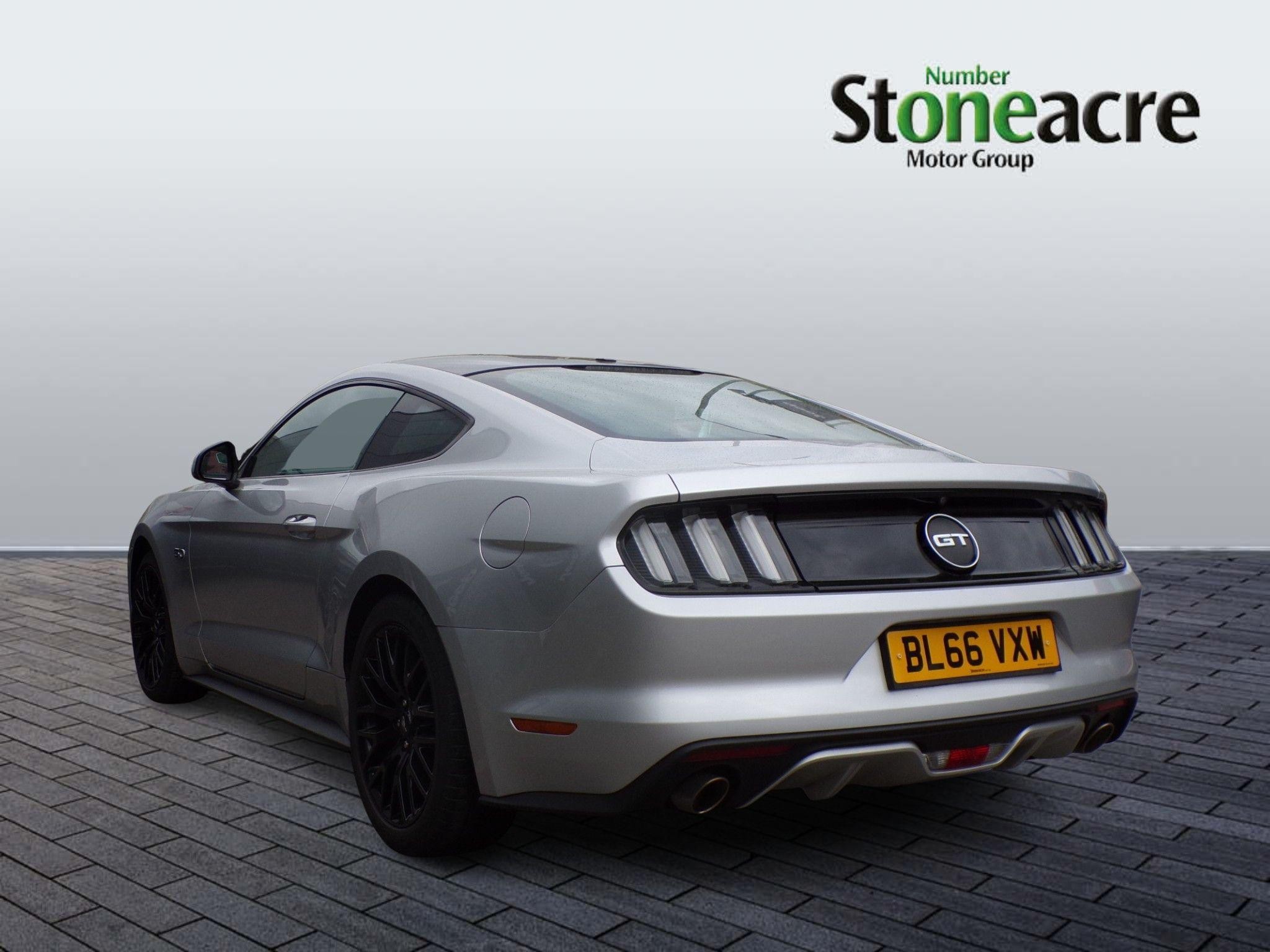 Ford Mustang Image 5