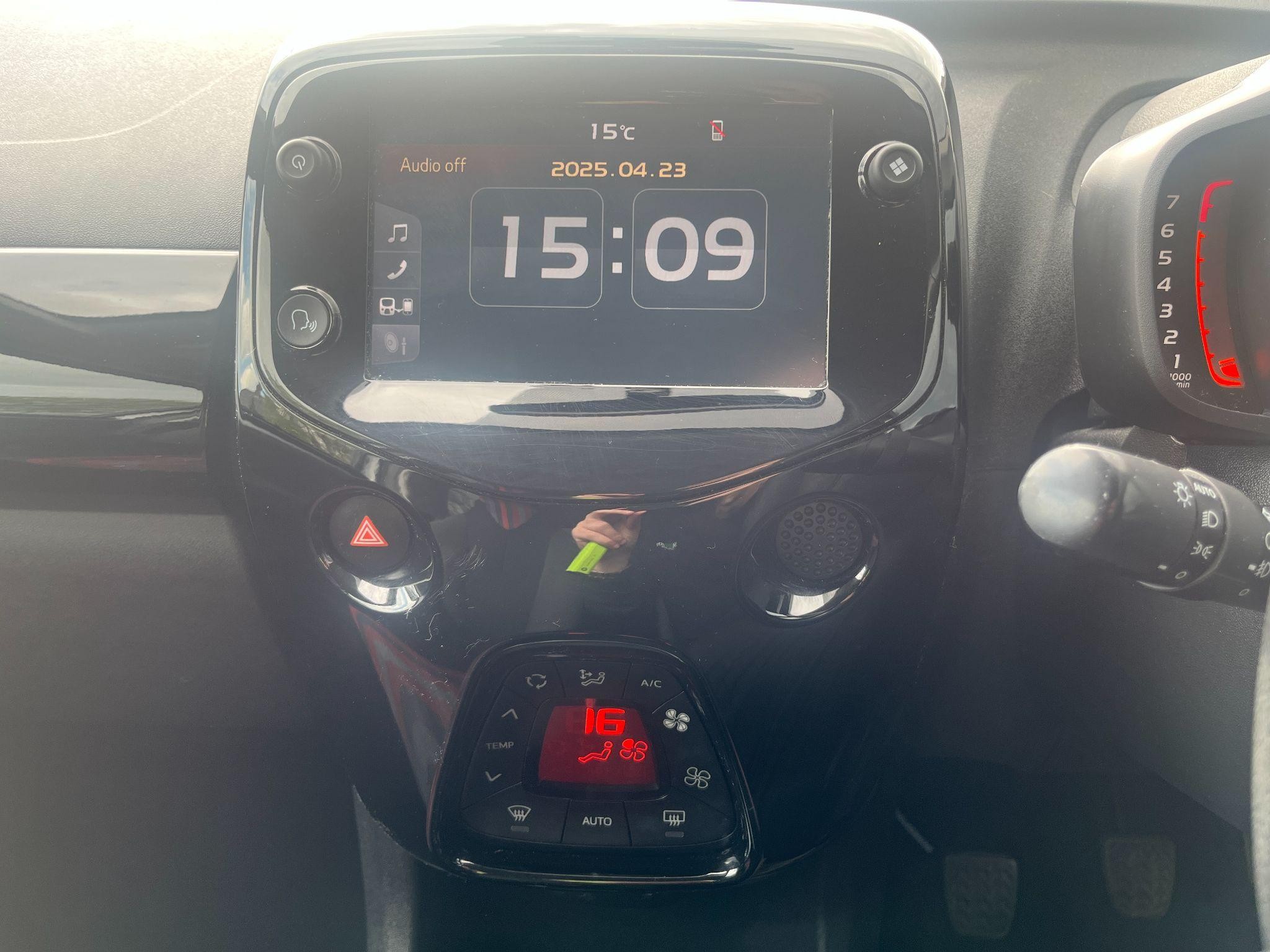 Peugeot 108 Image 16