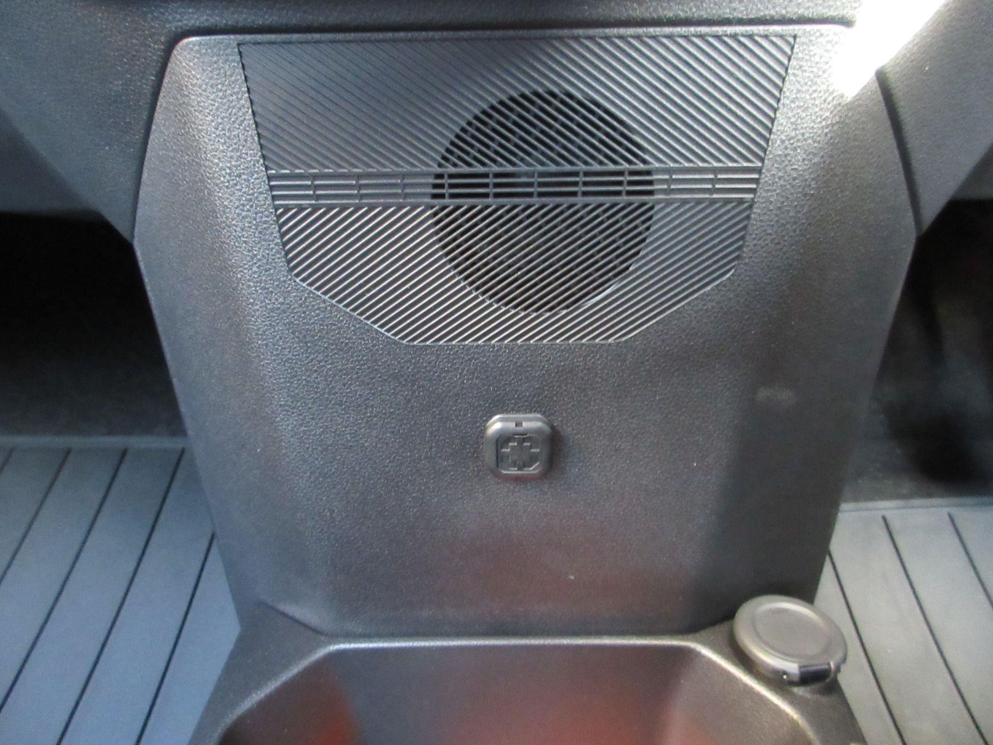 Dacia Spring Image 16