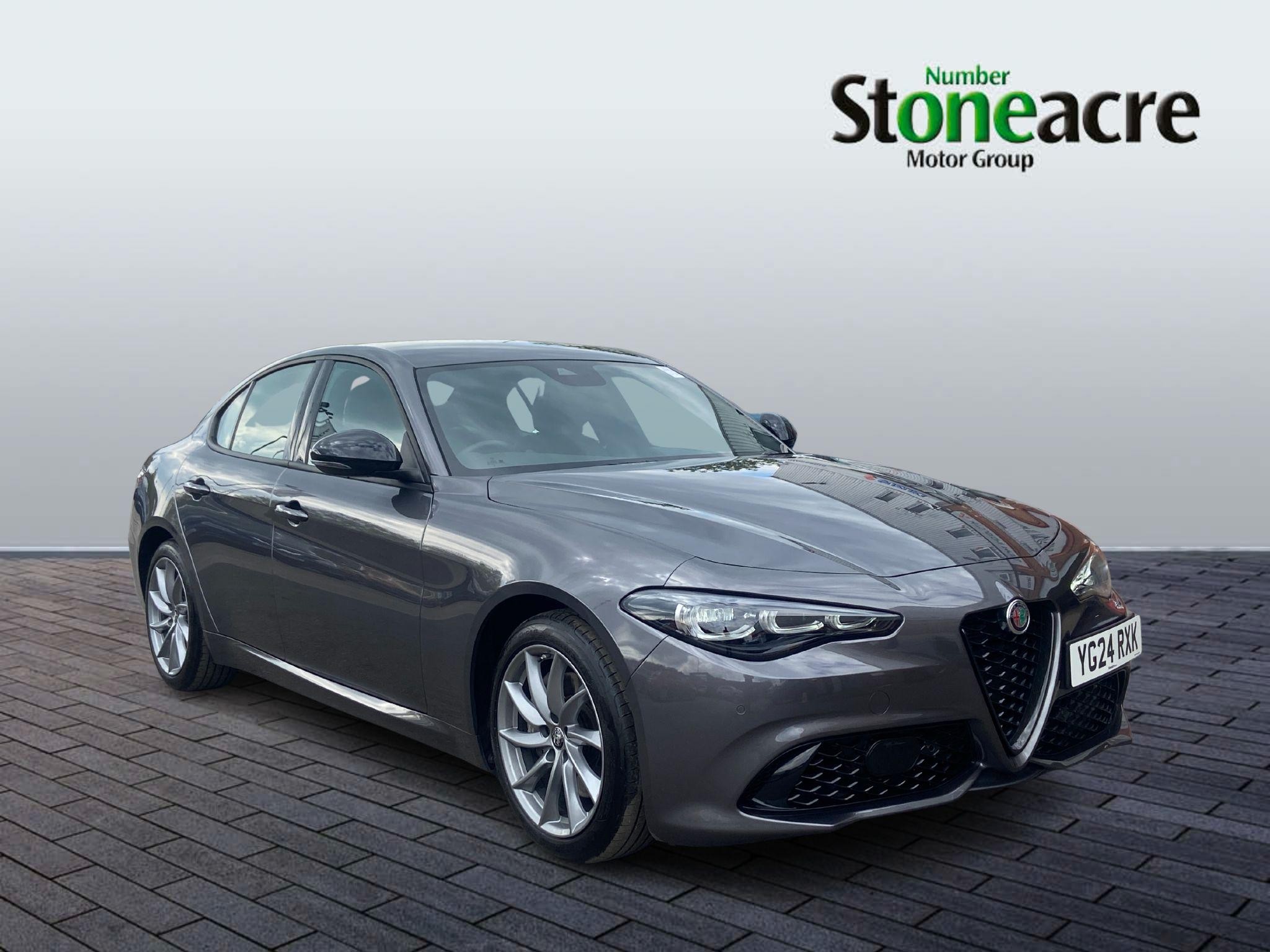 Alfa Romeo Giulia Image 1