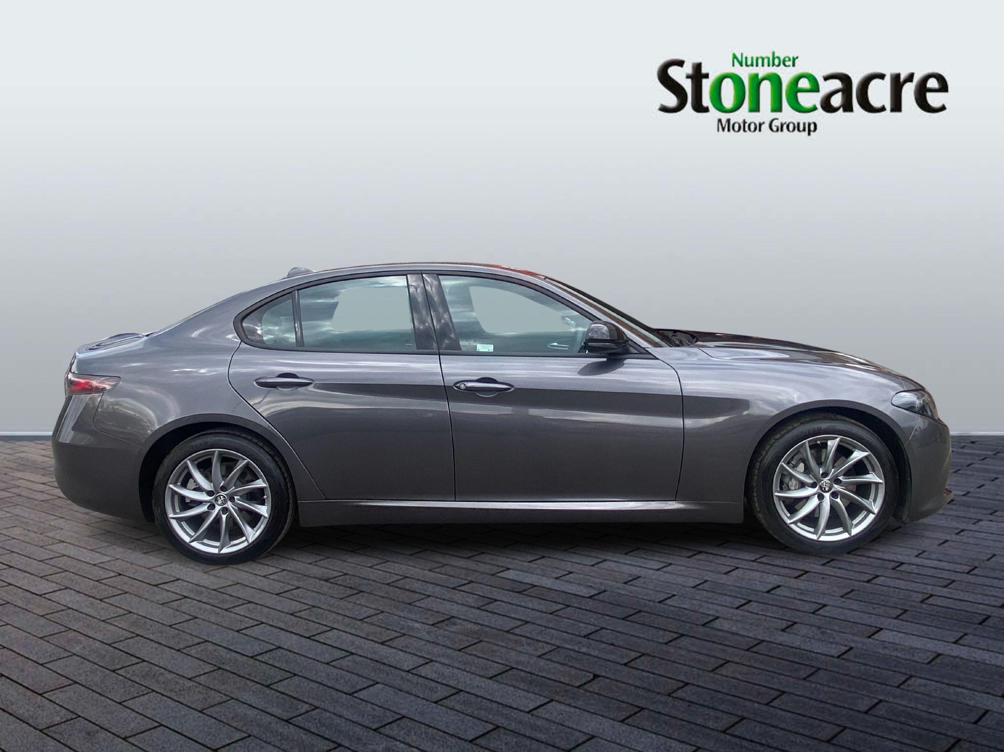 Alfa Romeo Giulia Image 5