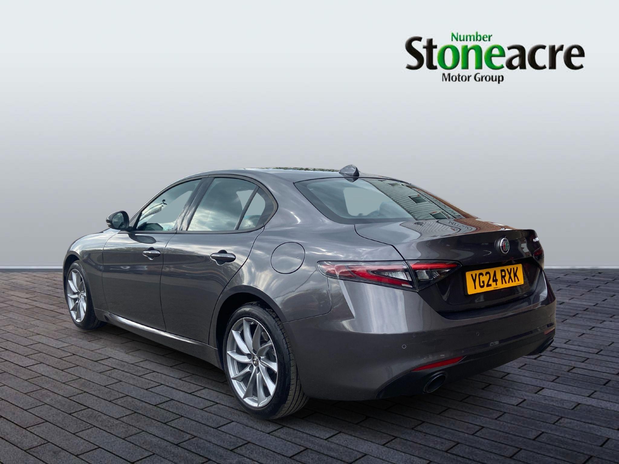 Alfa Romeo Giulia Image 7