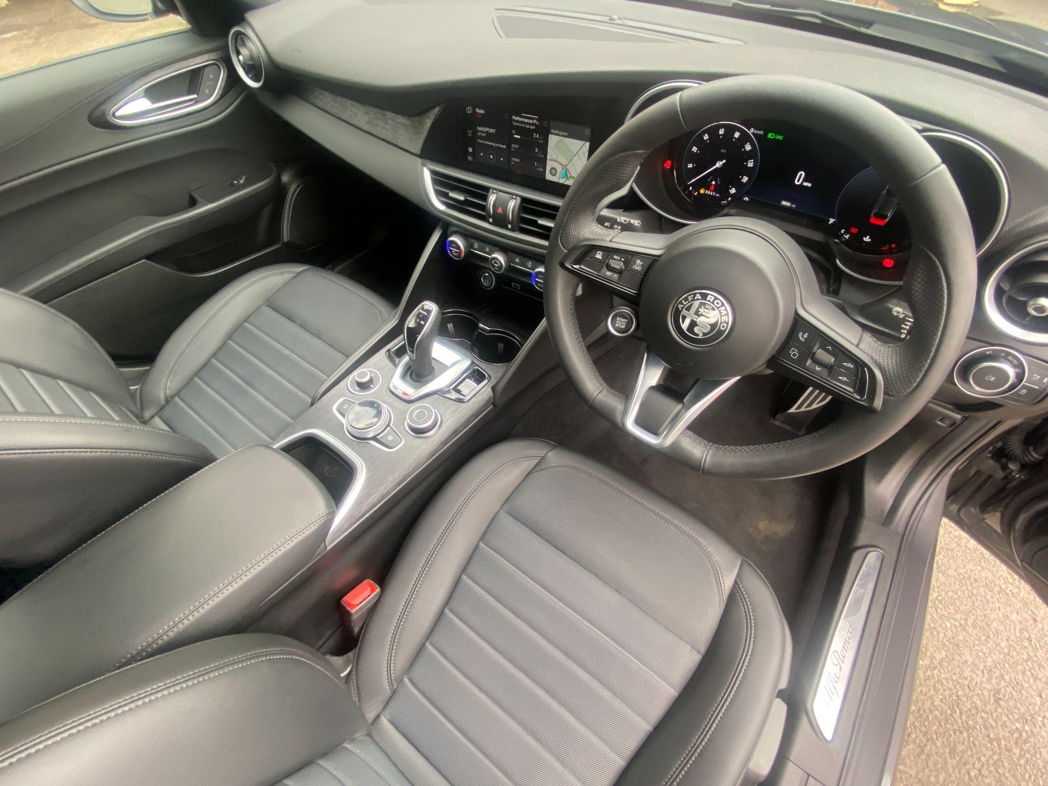 Alfa Romeo Giulia Image 12