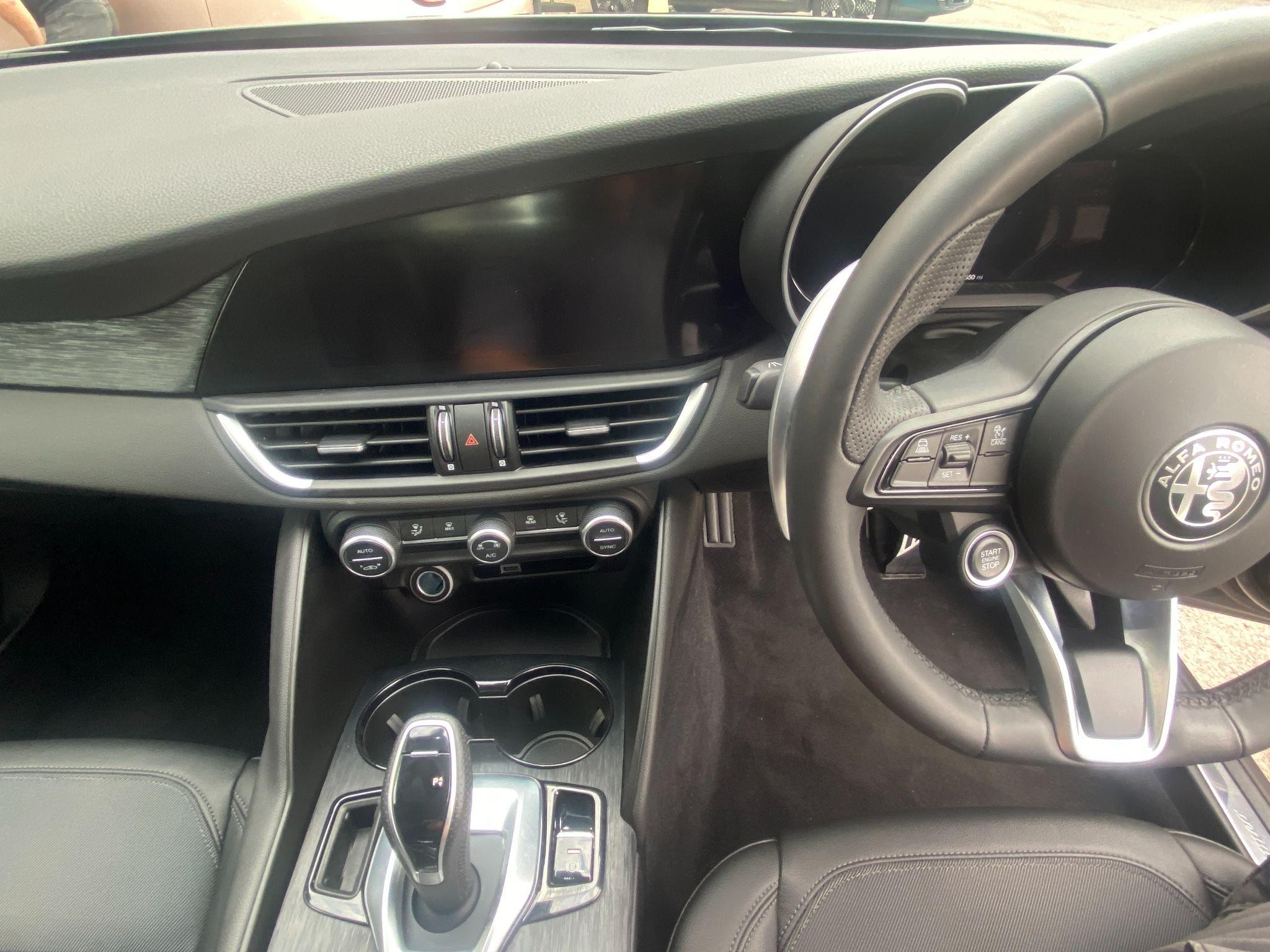 Alfa Romeo Giulia Image 13
