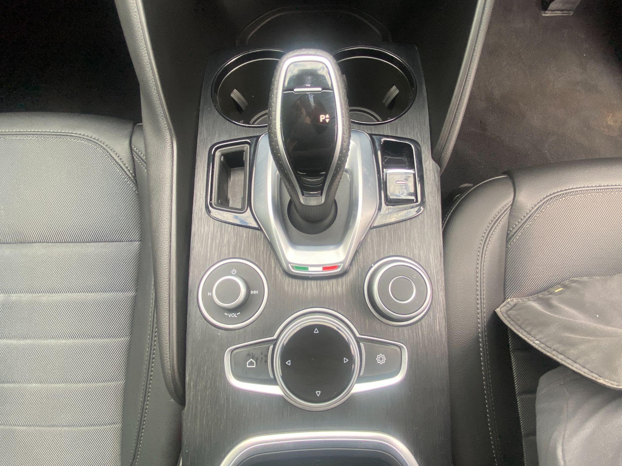 Alfa Romeo Giulia Image 16